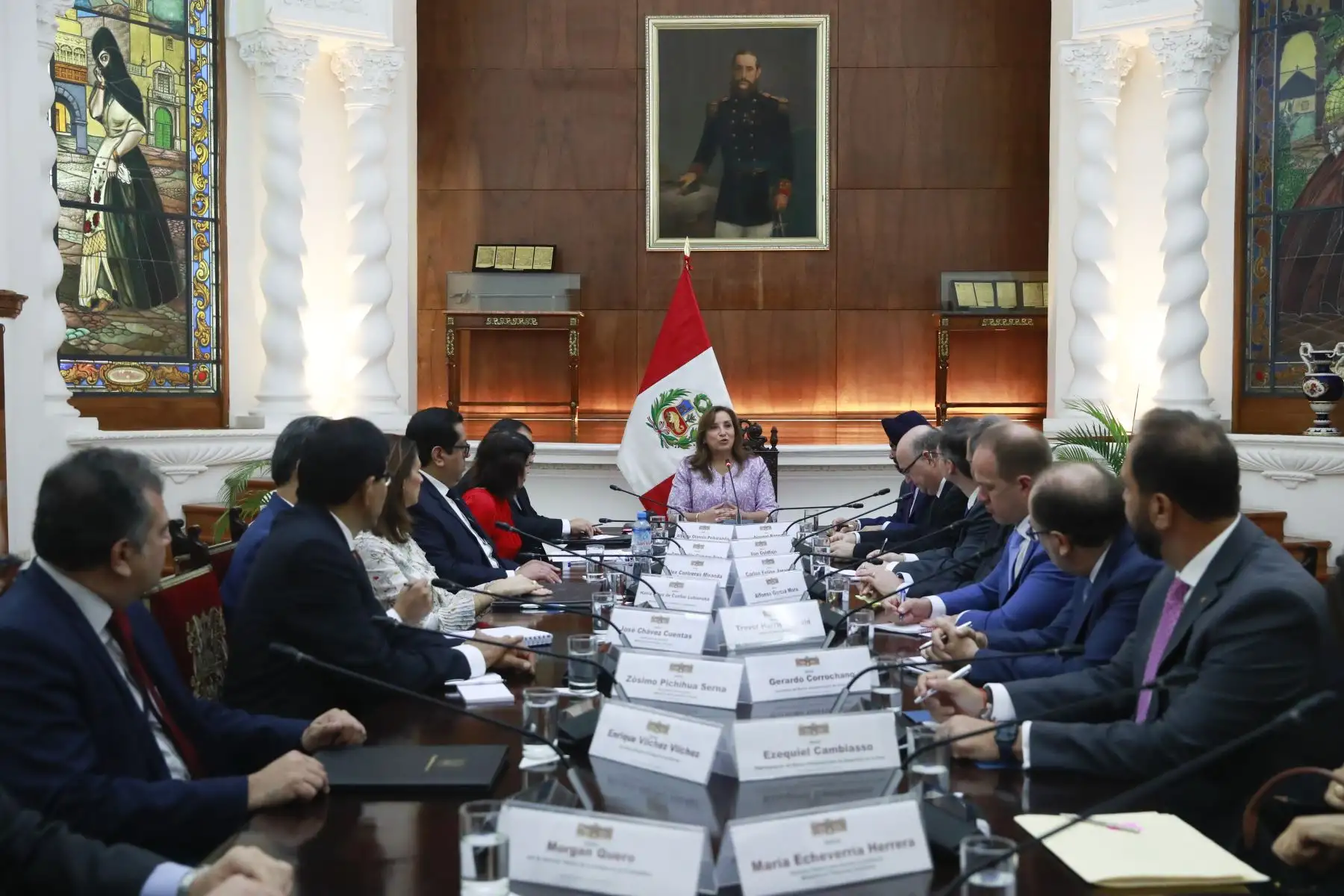 Jefa de Estado, Dina Boluarte, sostiene reunión con el presidente del Banco Mundial, Ajay Banga, y con el presidente del Banco Interamericano de Desarrollo, Ilan Goldfajn.  Foto: ANDINA/Prensa Presidencia