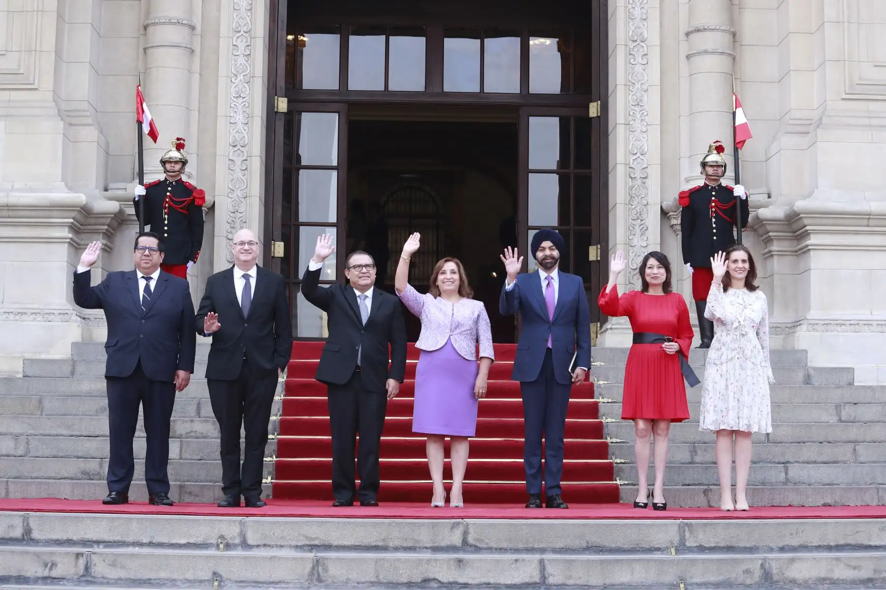 Jefa de Estado, Dina Boluarte, sostiene reunión con el presidente del Banco Mundial, Ajay Banga, y con el presidente del Banco Interamericano de Desarrollo, Ilan Goldfajn.  Foto: ANDINA/Prensa Presidencia