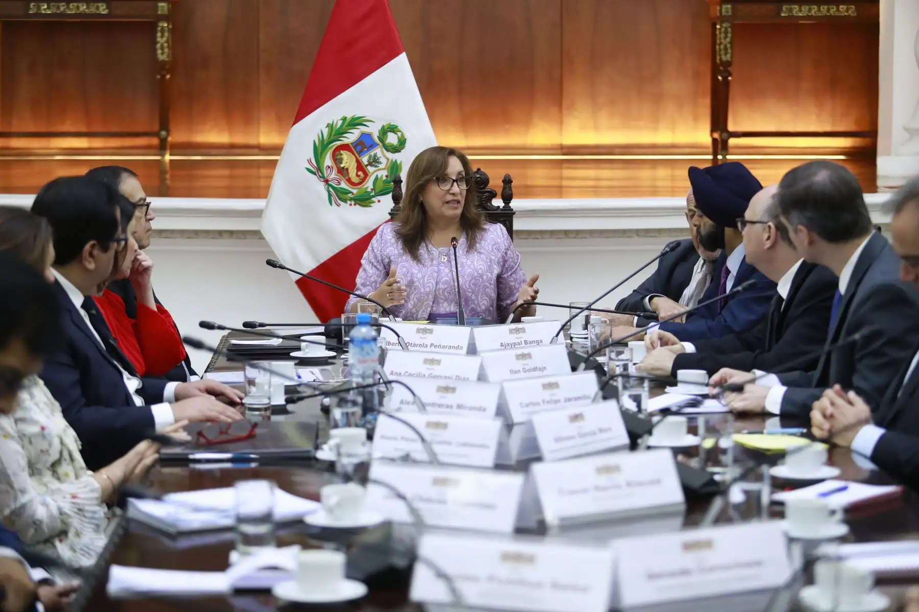 Jefa de Estado, Dina Boluarte, sostiene reunión con el presidente del Banco Mundial, Ajay Banga, y con el presidente del Banco Interamericano de Desarrollo, Ilan Goldfajn.  Foto: ANDINA/Prensa Presidencia