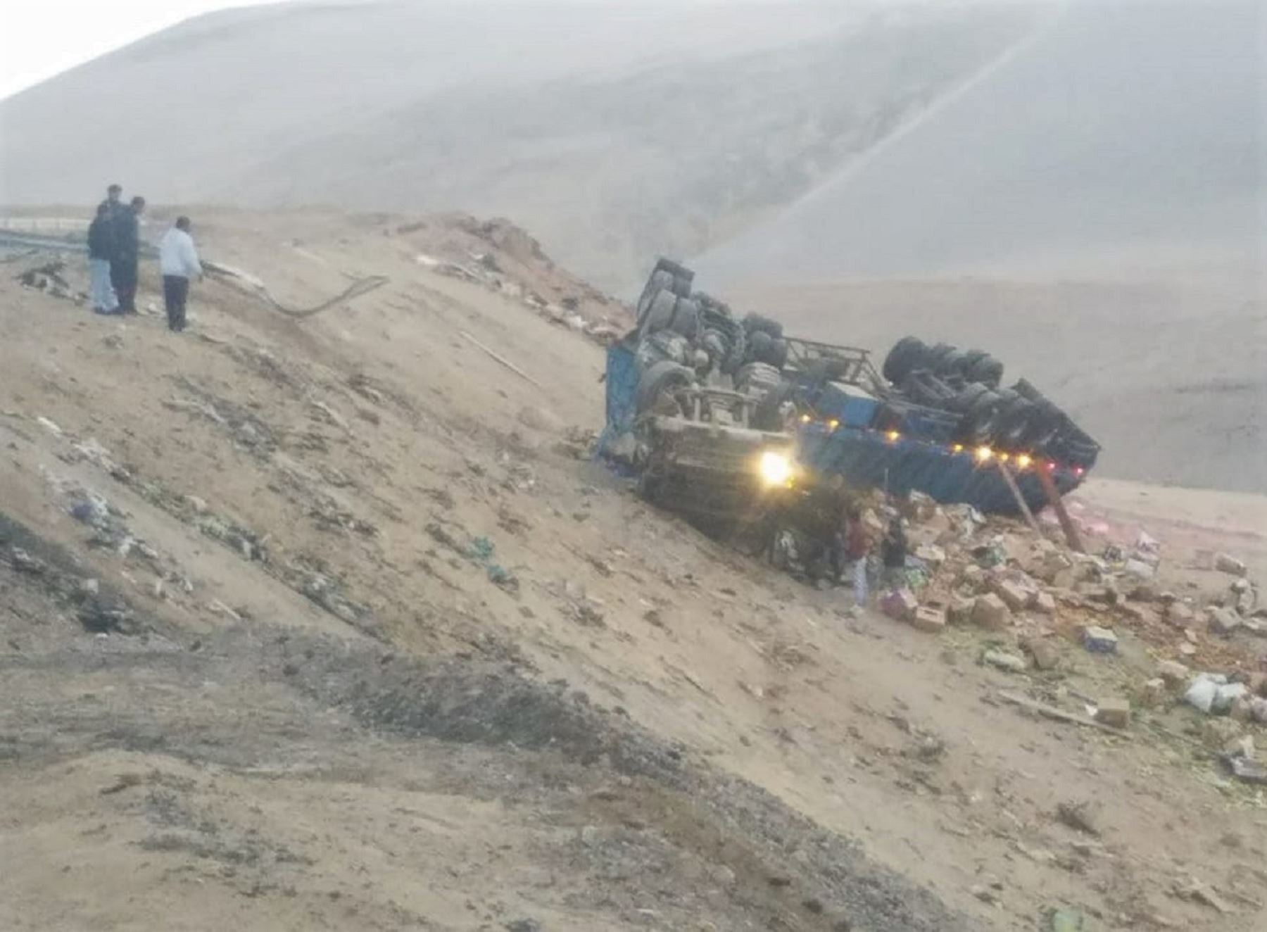 Un nuevo accidente de tránsito fatal se registro hoy en la región Arequipa. Es el tercero en menos de 48 horas y ya suman 11 las víctimas mortales de estos trágicos sucesos. ANDINA/Difusión