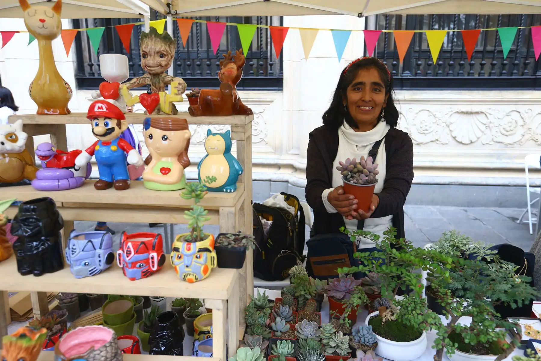 Defensoría del Pueblo inaugura la I Feria Emprendedoras, donde impulsa el emprendimiento de 13 mujeres en su diversidad. También busca visibilizar la importancia de la autonomía económica ante situaciones de discriminación y desigualdad.
Foto: ANDINA/Eddy Ramos