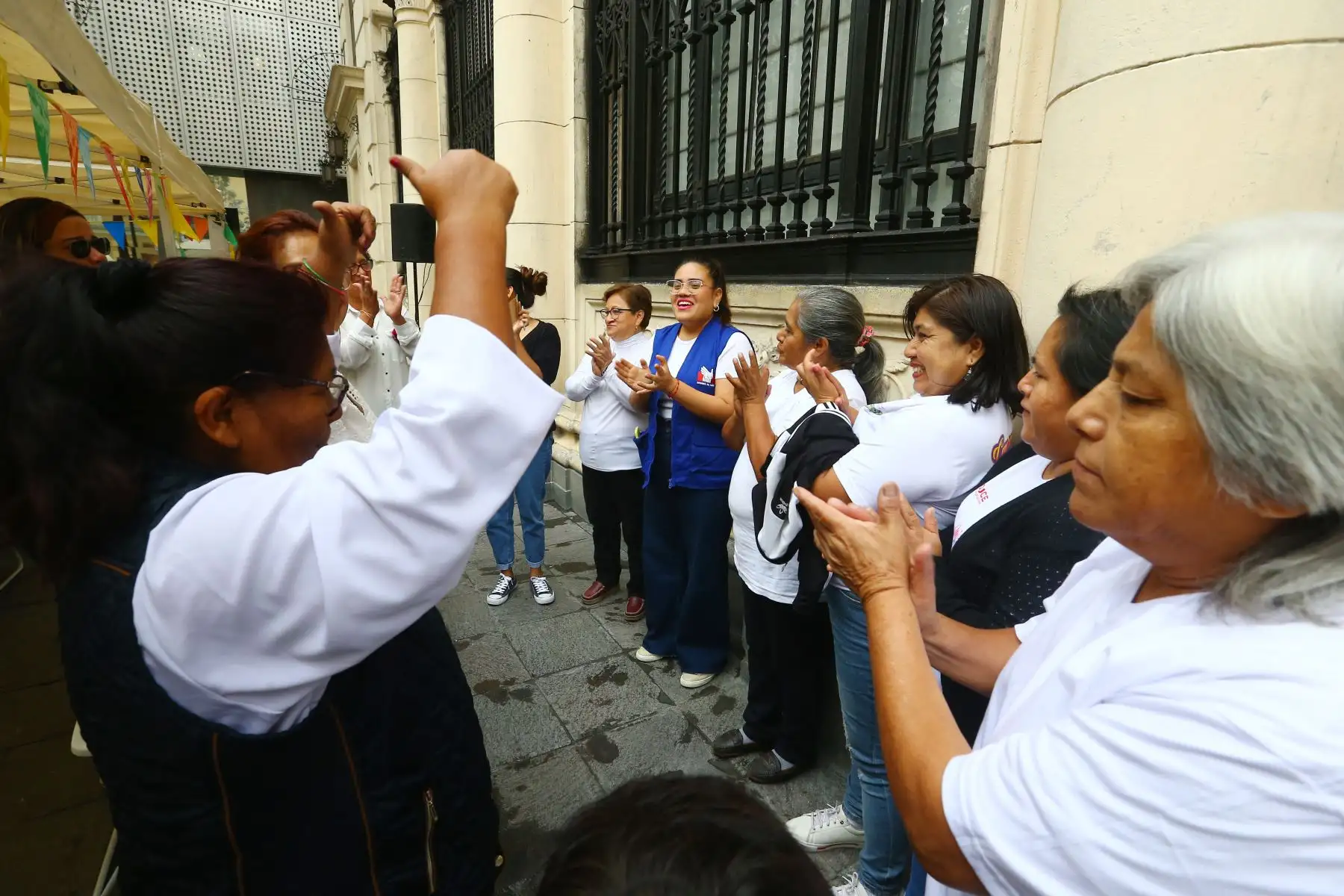 Defensoría del Pueblo inaugura la I Feria Emprendedoras, donde impulsa el emprendimiento de 13 mujeres en su diversidad. También busca visibilizar la importancia de la autonomía económica ante situaciones de discriminación y desigualdad.
Foto: ANDINA/Eddy Ramos