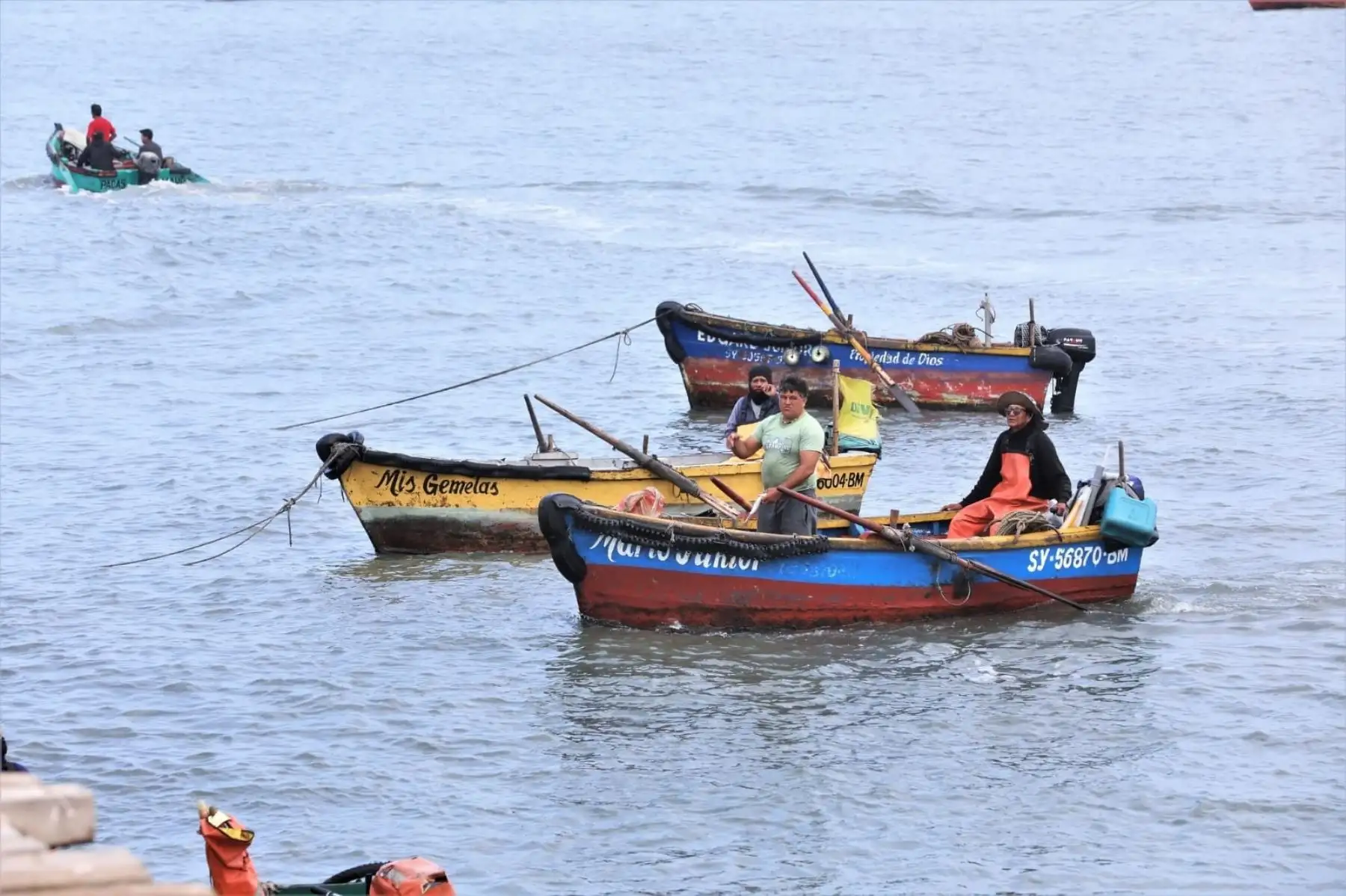 Pescadores artesanales afectados por oleajes anómalos serán apoyados por el Ministerio de la Producción.ANDINA/Difusión