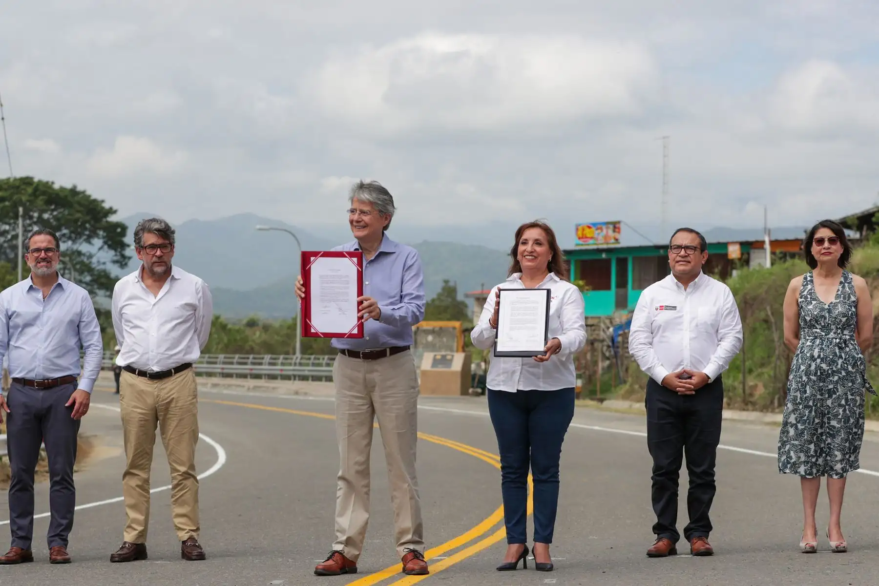 La Presidenta de la República, Dina Boluarte, participa de un encuentro bilateral con el mandatario de Ecuador, Guillermo Lasso, que se desarrolla en la región Piura.
Foto: ANDINA/Prensa Presidencia