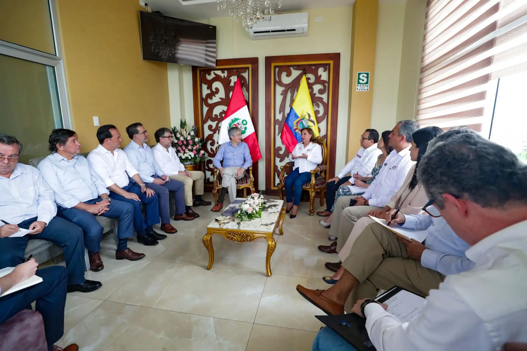 La Presidenta de la República, Dina Boluarte, participa de un encuentro bilateral con el mandatario de Ecuador, Guillermo Lasso, que se desarrolla en la región Piura.
Foto: PCM