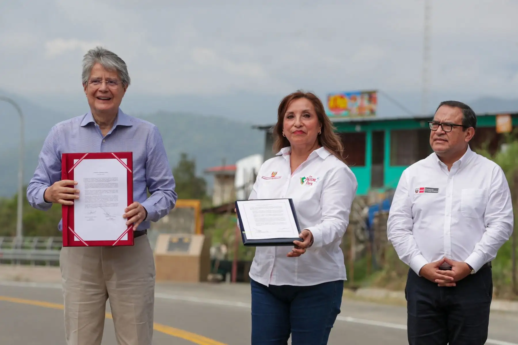 La Presidenta de la República, Dina Boluarte, participa de un encuentro bilateral con el mandatario de Ecuador, Guillermo Lasso, que se desarrolla en la región Piura.
Foto: PCM