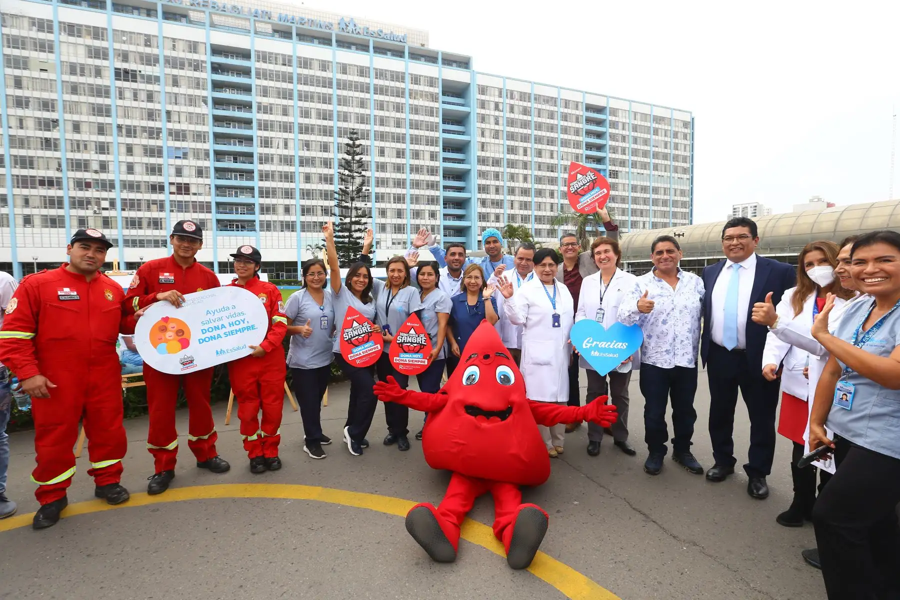 En el marco del Día Mundial del Donante de Sangre, EsSalud reconoce a sacerdote Mateo Bautista que donó sangre 160 veces en toda su vida.
Foto: ANDINA/ Eddy Ramos