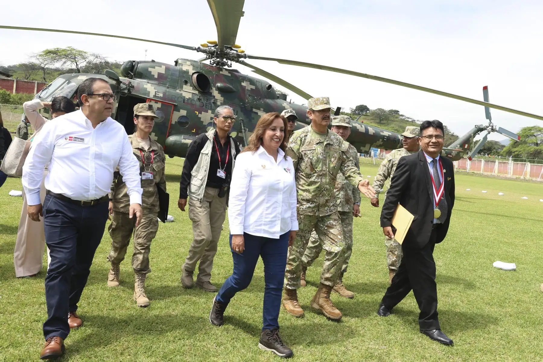 Presidencia PerúSeguir
Región Piura: Encuentro bilateral entre la presidenta de la República del Perú, Dina Boluarte, y el presidente de Ecuador, Guillermo Lasso; y suscripción de la Declaración Conjunta Presidencial La Tina – Macará
Foto: ANDINA/Prensa Presidencia
