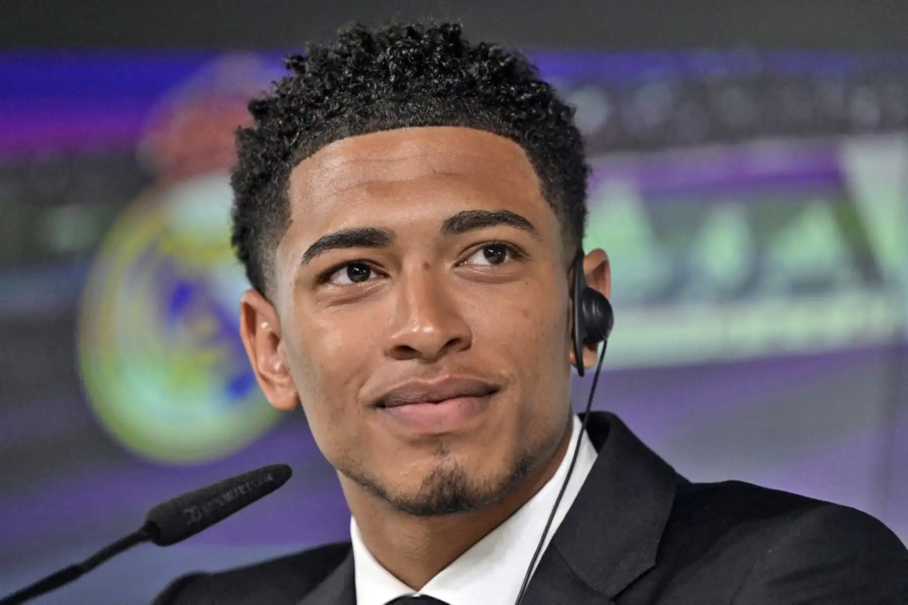 El centrocampista inglés Jude Bellingham da una rueda de prensa durante su presentación como nuevo jugador del Real Madrid, en Madrid el 15 de junio de 2023. Foto: AFP