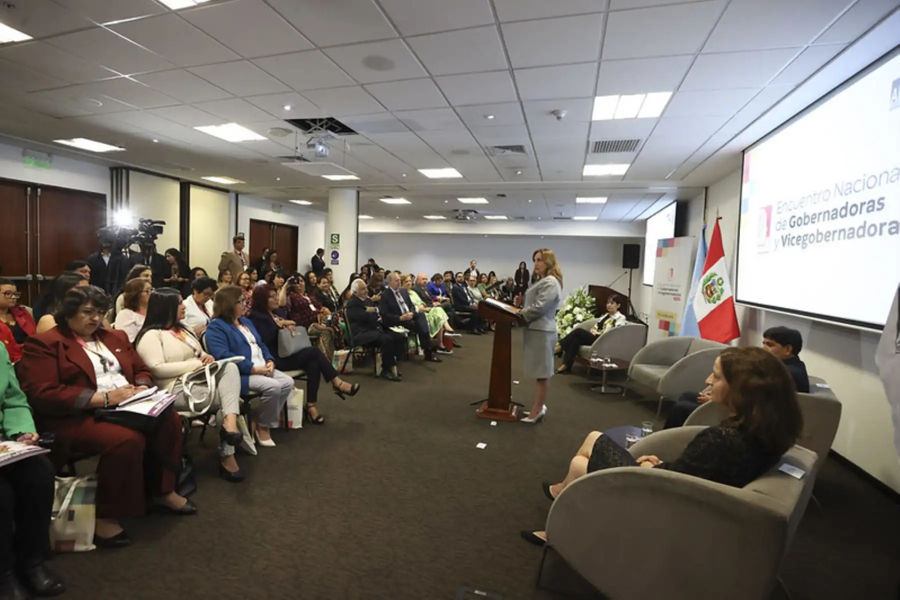 La presidenta Dina Boluarte, participa en el Primer Encuentro Nacional de Gobernadoras y Vicegobernadoras 2023. Foto: ADINA/ Prensa Presidencia