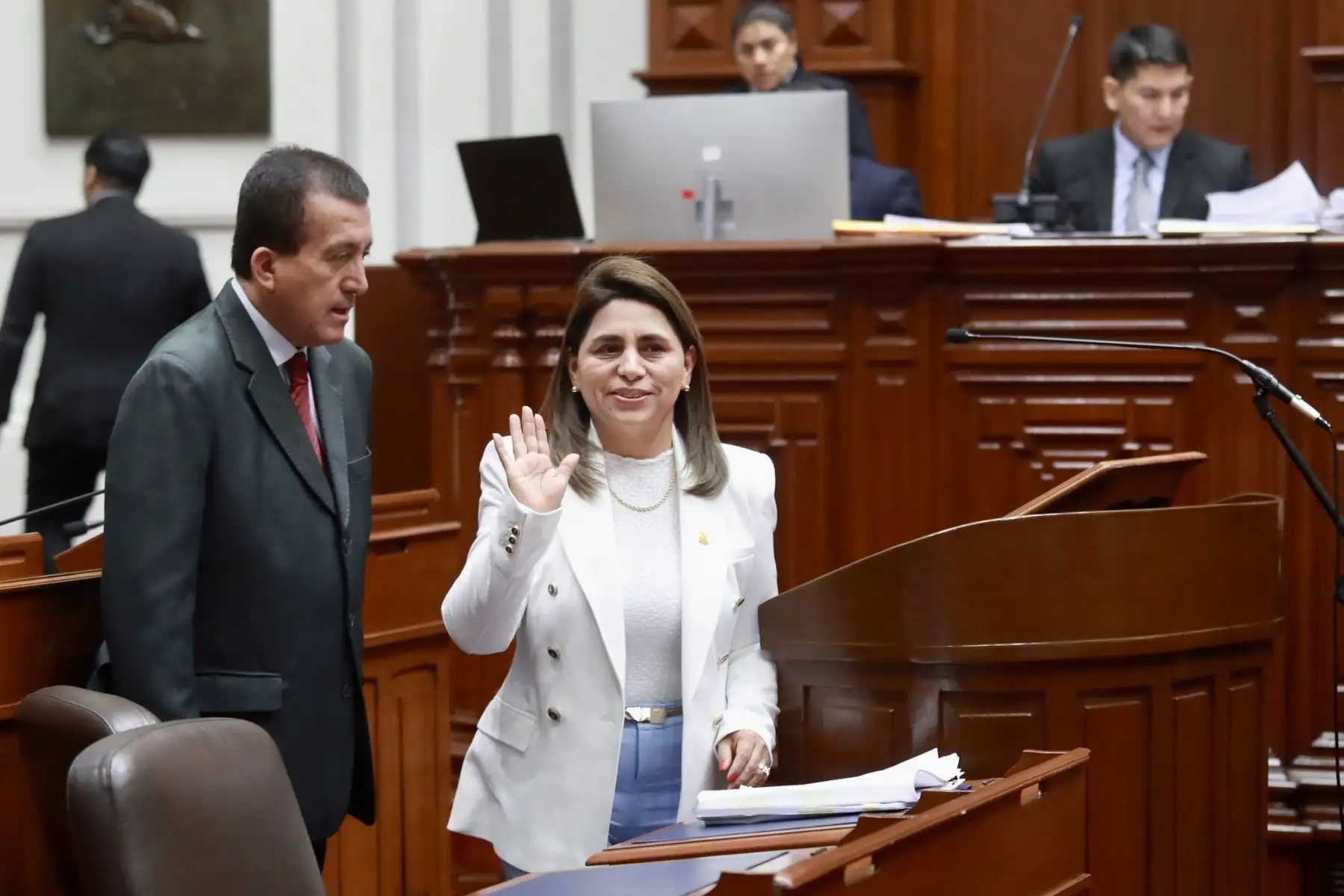 La ministra de Salud, Rosa Gutiérrez, anunció esta noche que presentó su carta de renuncia al cargo y afirmó que desde donde esté, continuará trabajando por el bien del país.
Foto: ANDINA/Congreso