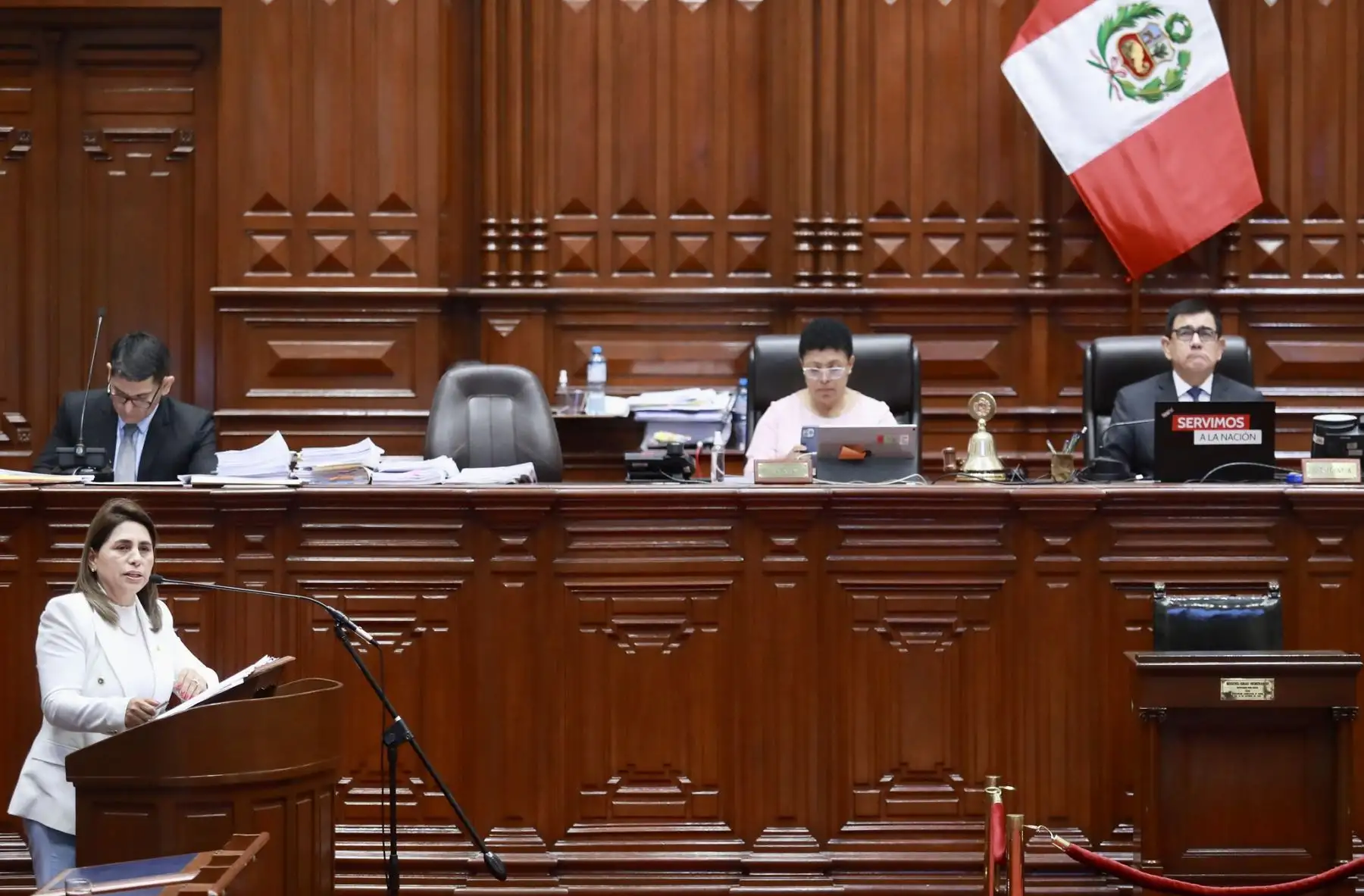 La ministra de Salud, Rosa Gutiérrez, anunció esta noche que presentó su carta de renuncia al cargo y afirmó que desde donde esté, continuará trabajando por el bien del país.
Foto: ANDINA/Congreso