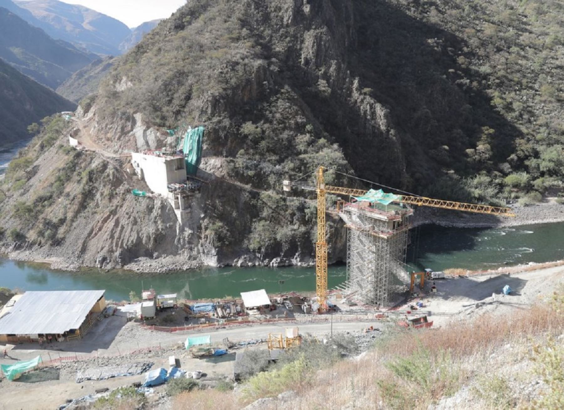 Un 40 % de avance registra la construcción del puente Kutuqtay, que unirá a las regiones de Apurímac y Cusco. La nueva infraestructura es ejecutada por la minera Las Bambas, vía el mecanismo de obras por impuestos. ANDINA/Difusión