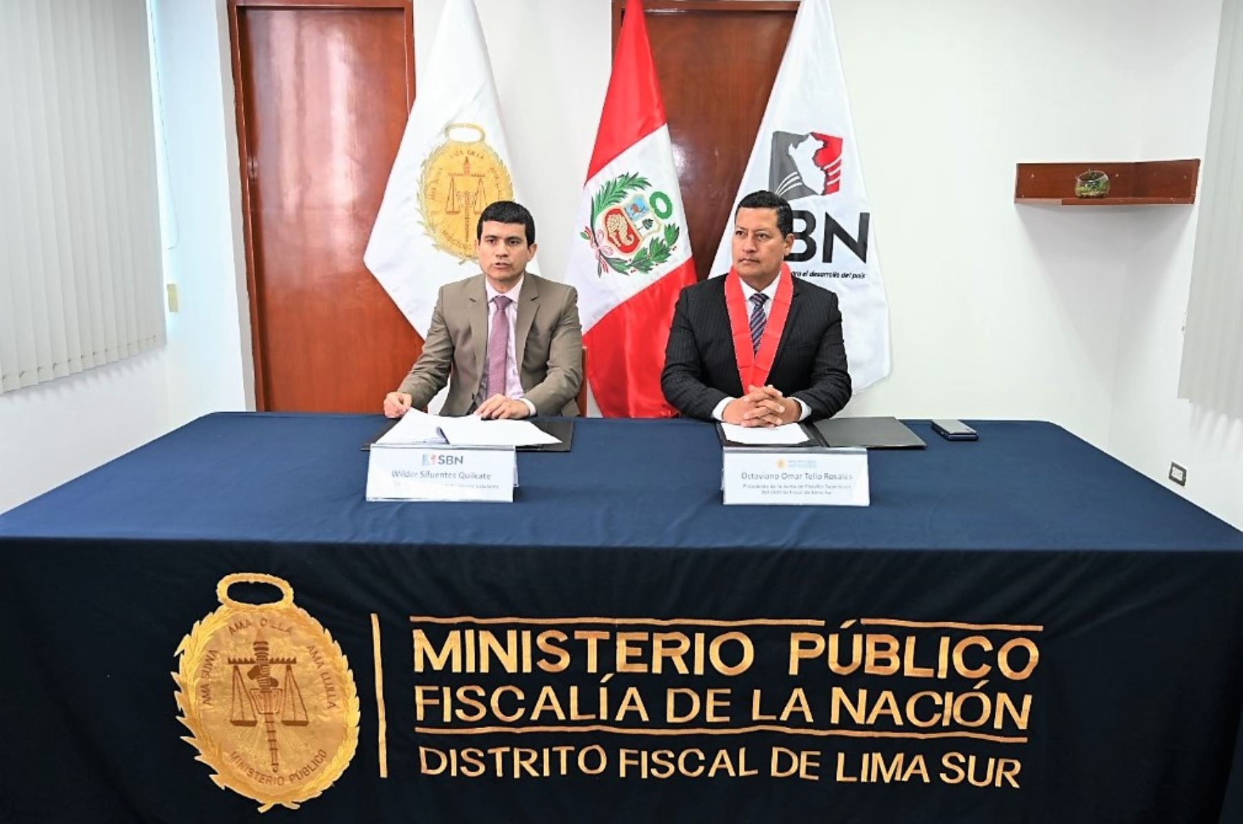 Superintendente nacional de la SBN, Wilder Sifuentes, y titular del Distrito Fiscal de Lima Sur, Omar Tello Rosales.Foto: SBN/Difusión.