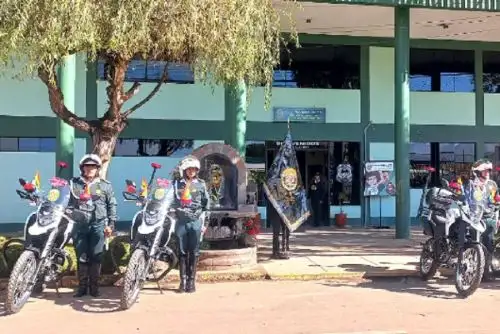 La Comisaría de Turismo de Cusco cuenta desde ahora con cuatro modernas motocicletas que se suman a la flota de unidades vehiculares que ya posee para garantizar la seguridad de visitantes nacionales y extranjeros que arriban a la región, con el fin de conocer parques arqueológicos, monumentos y paisajes.