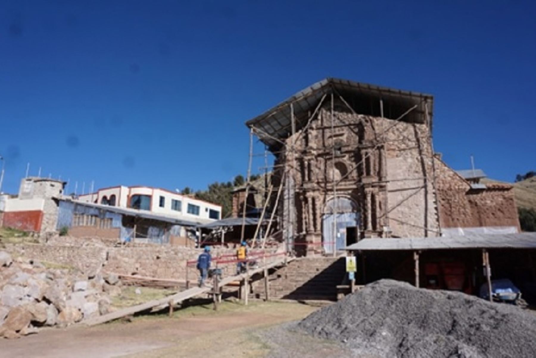El Ministerio de Cultura continúa ejecutando los trabajos de recuperación, restauración y puesta en valor de los templos históricos de la región Puno, para lo cual se ha destinado una inversión de más de 28 millones de soles.