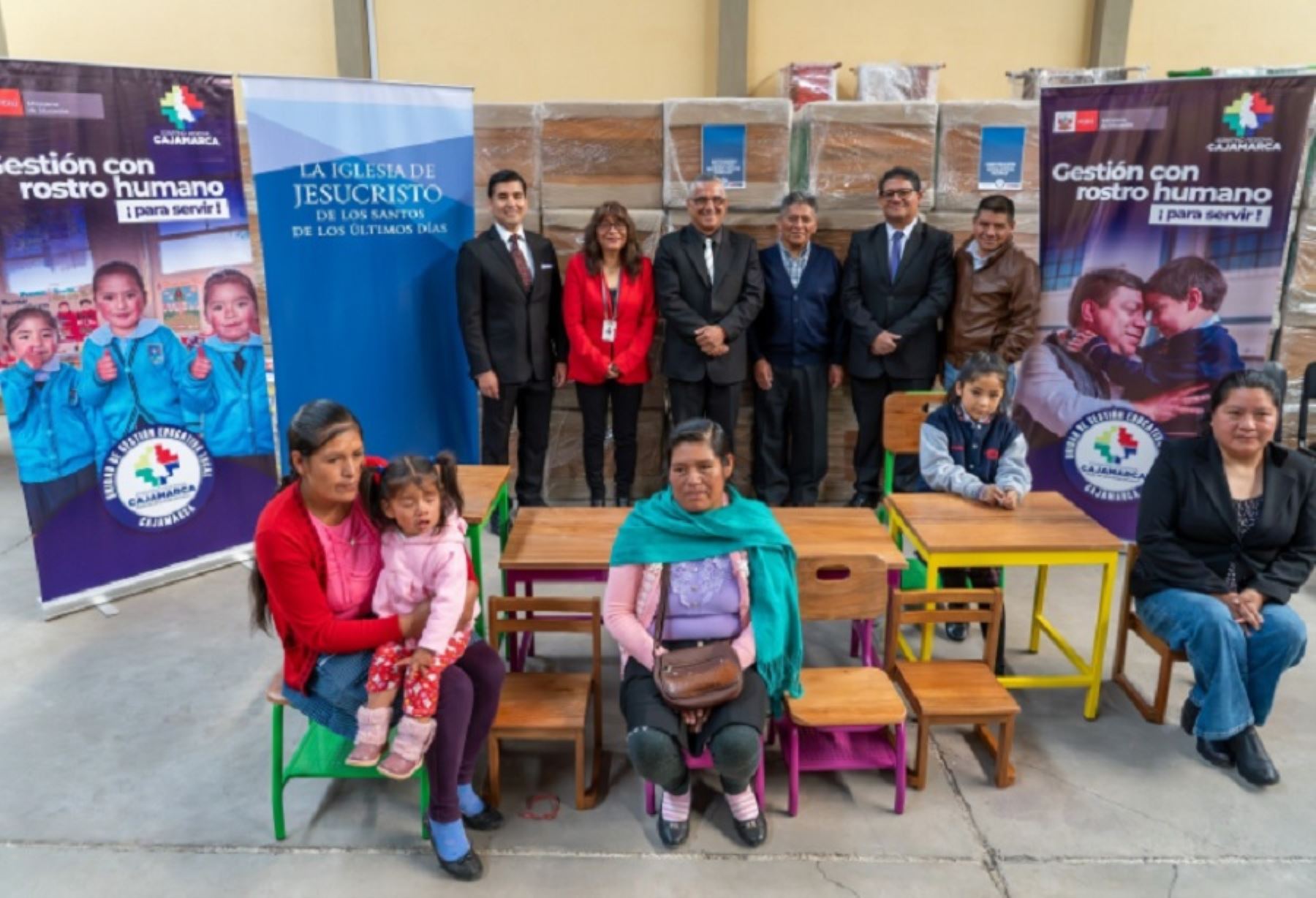Seis colegios de Cajamarca y Celendín contarán con nuevo mobiliario escolar valorizado en S/ 165,369 que beneficiará a estudiantes de los niveles de inicial, primaria y secundaria.