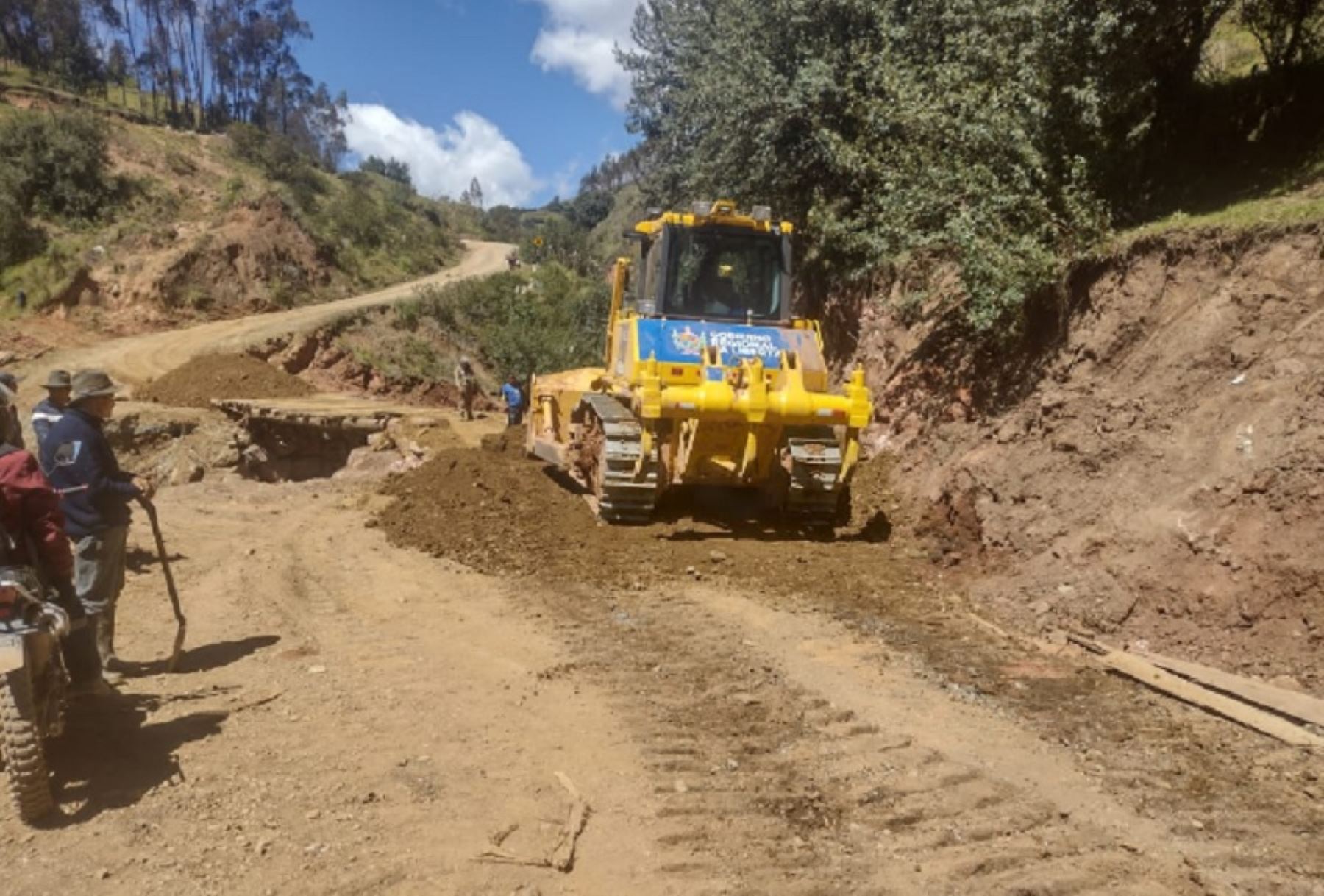 Un total de 125 kilómetros de caminos vecinales afectados por las últimas lluvias de marzo y abril en la provincia de Pataz, ubicada en la región La Libertad, han sido restablecidos por maquinaria pesada enviada por el gobierno regional, informó la Subgerencia de Caminos de la Gerencia Regional de Infraestructura.
