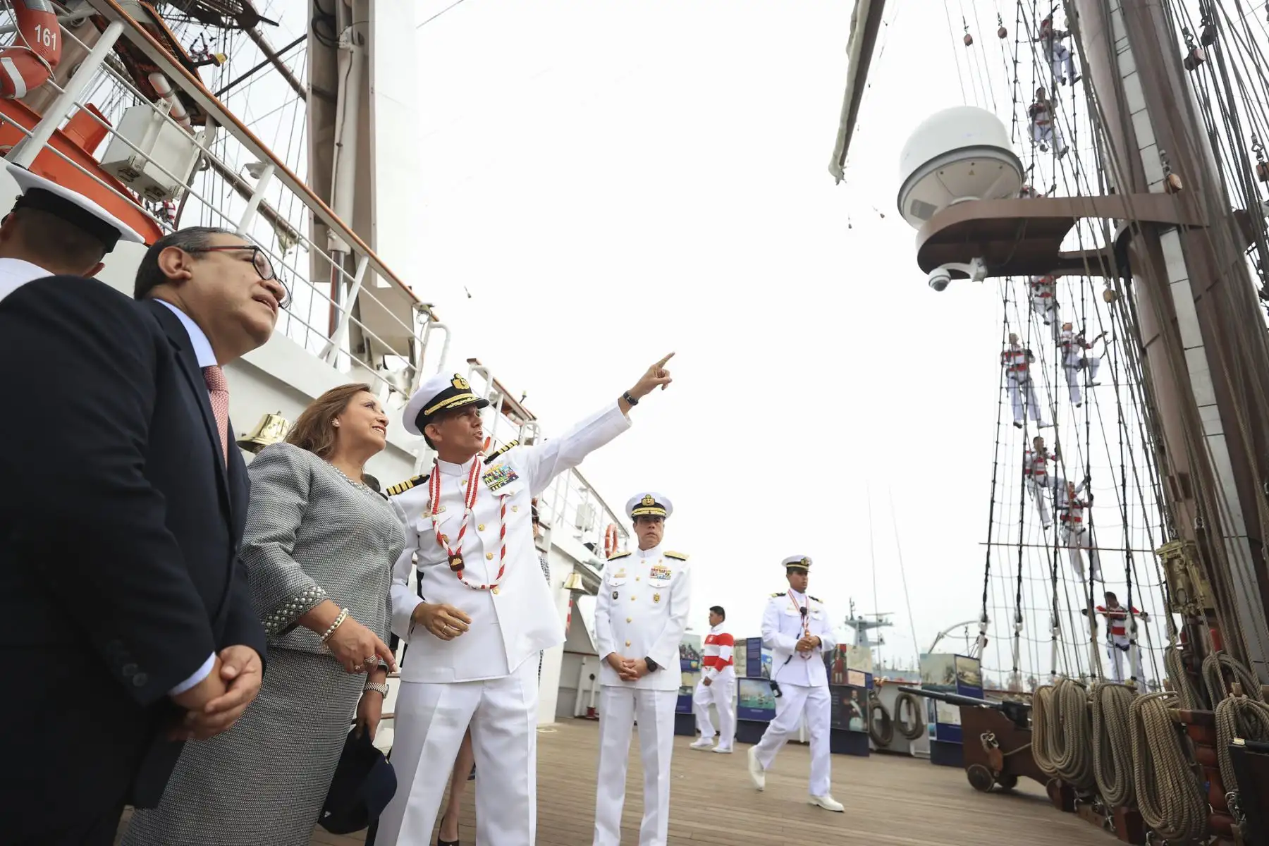 Jefa de Estado, Dina Boluarte, participa en ceremonia de zarpe del Buque Escuela a Vela B.A.P. Unión que dará la vuelta al mundo.
Foto: ANDINA/Prensa Presidencia