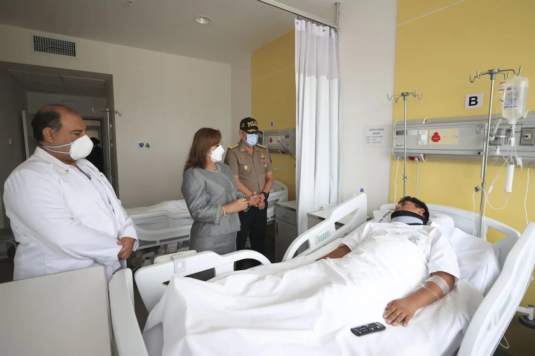 Presidenta Dina Boluarte visitó en el Hospital Nacional PNP Luis N. Sáenz a los tres agentes de la PNP que resultaron heridos en un enfrentamiento armado contra el peligroso delincuente Cristopher Fuentes, alias "Maldito Cris".
Foto: ANDINA/ Prensa Presidencia