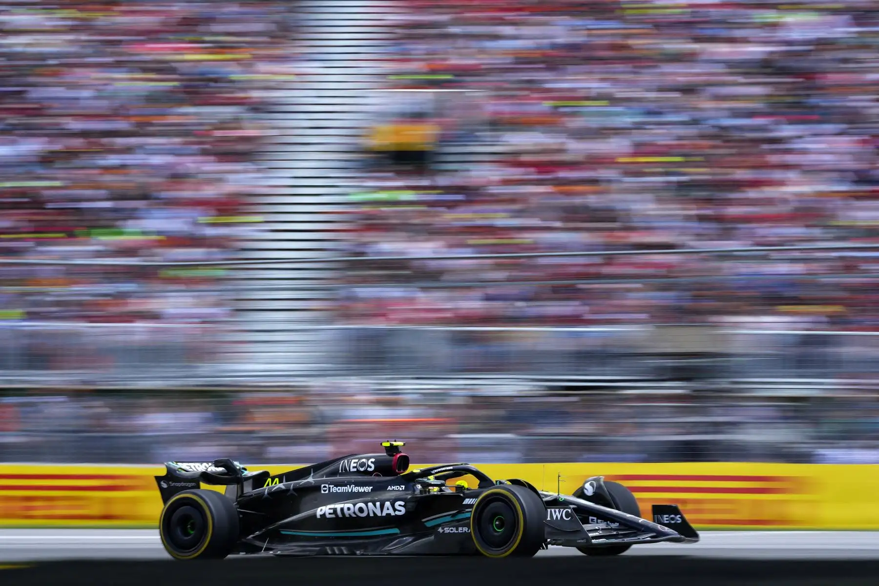 Lewis Hamilton de Gran Bretaña conduciendo el Mercedes AMG Petronas F1 Team W14 en pista durante el Gran Premio de F1 de Canadá en el Circuito Gilles Villeneuve.
Foto: AFP