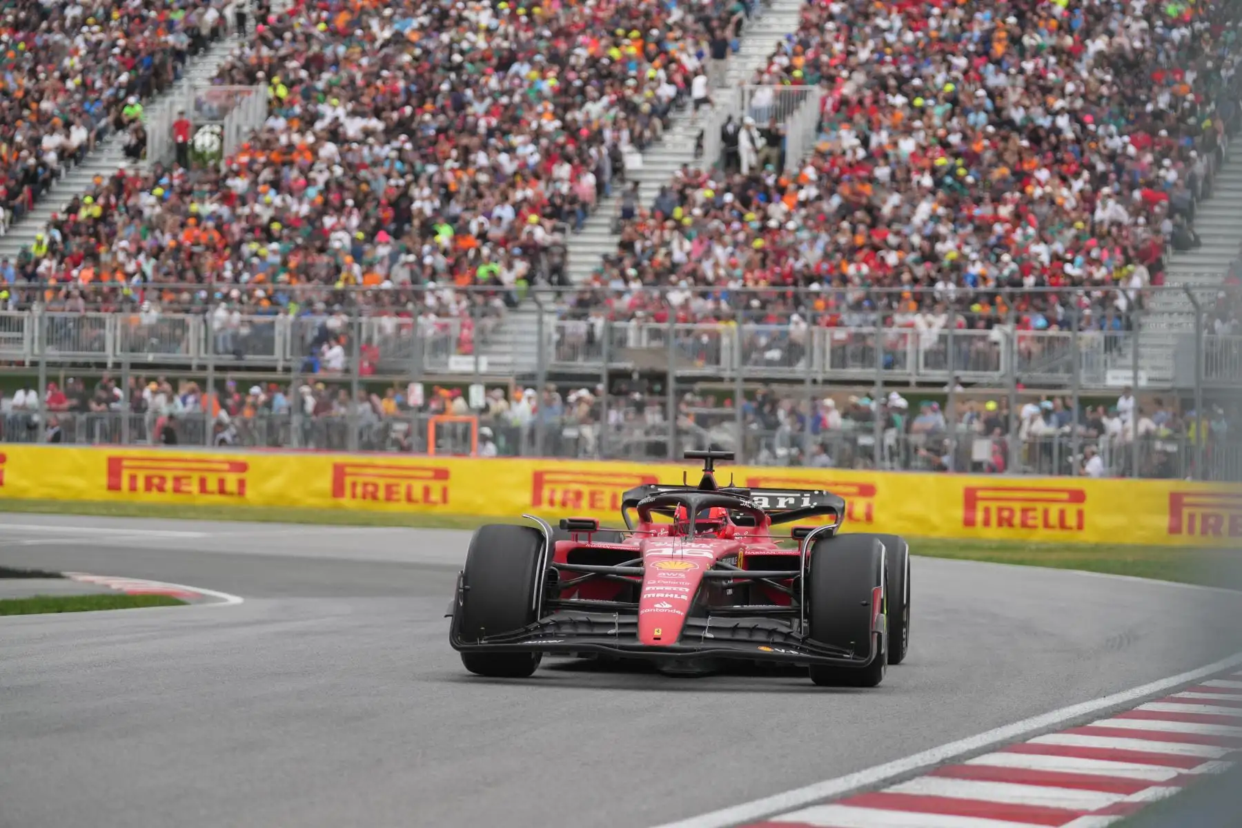 El piloto monegasco de Ferrari, Charles Leclerc, corre durante el Gran Premio de Fórmula Uno de Canadá de 2023 en el circuito Gilles-Villeneuve de Montreal, Canadá.
Foto: AFP