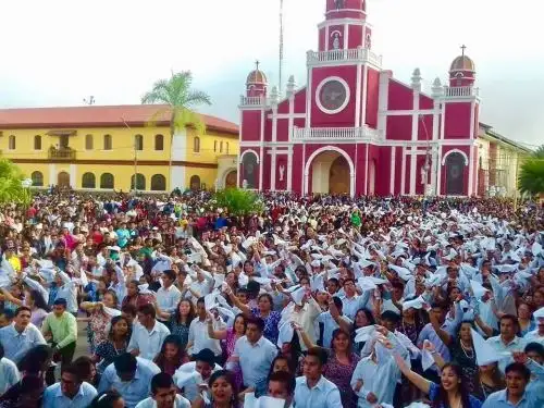 Las pandillas motivacionales de Moyobamba, expresión de identidad cultural que forman parte de las actividades de la Fiesta de San Juan que se celebra en la capital de la región San Martín. ANDINA/Difusión
