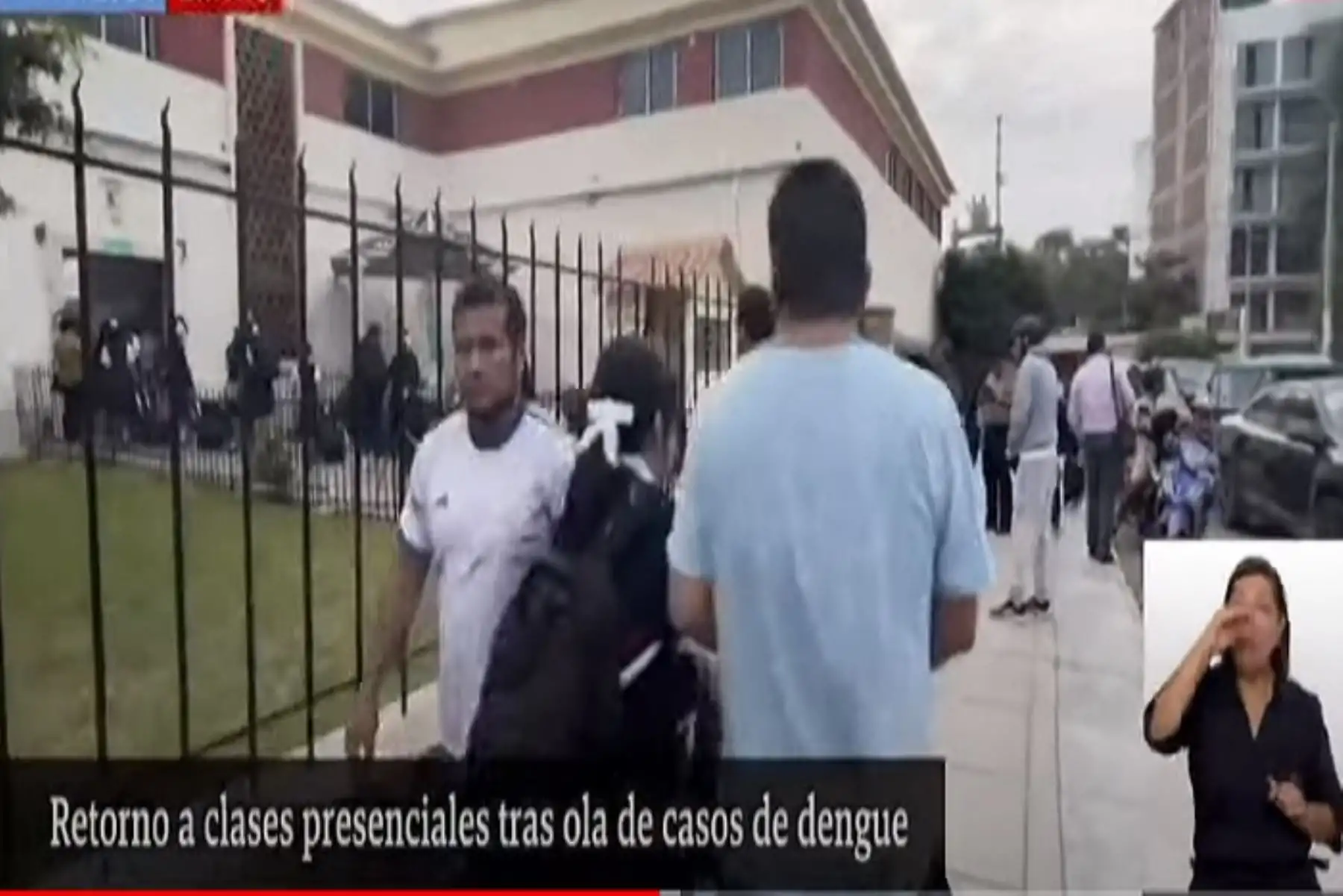 Piura: miles de escolares retornan a clases presenciales tras fumigación contra zancudos
