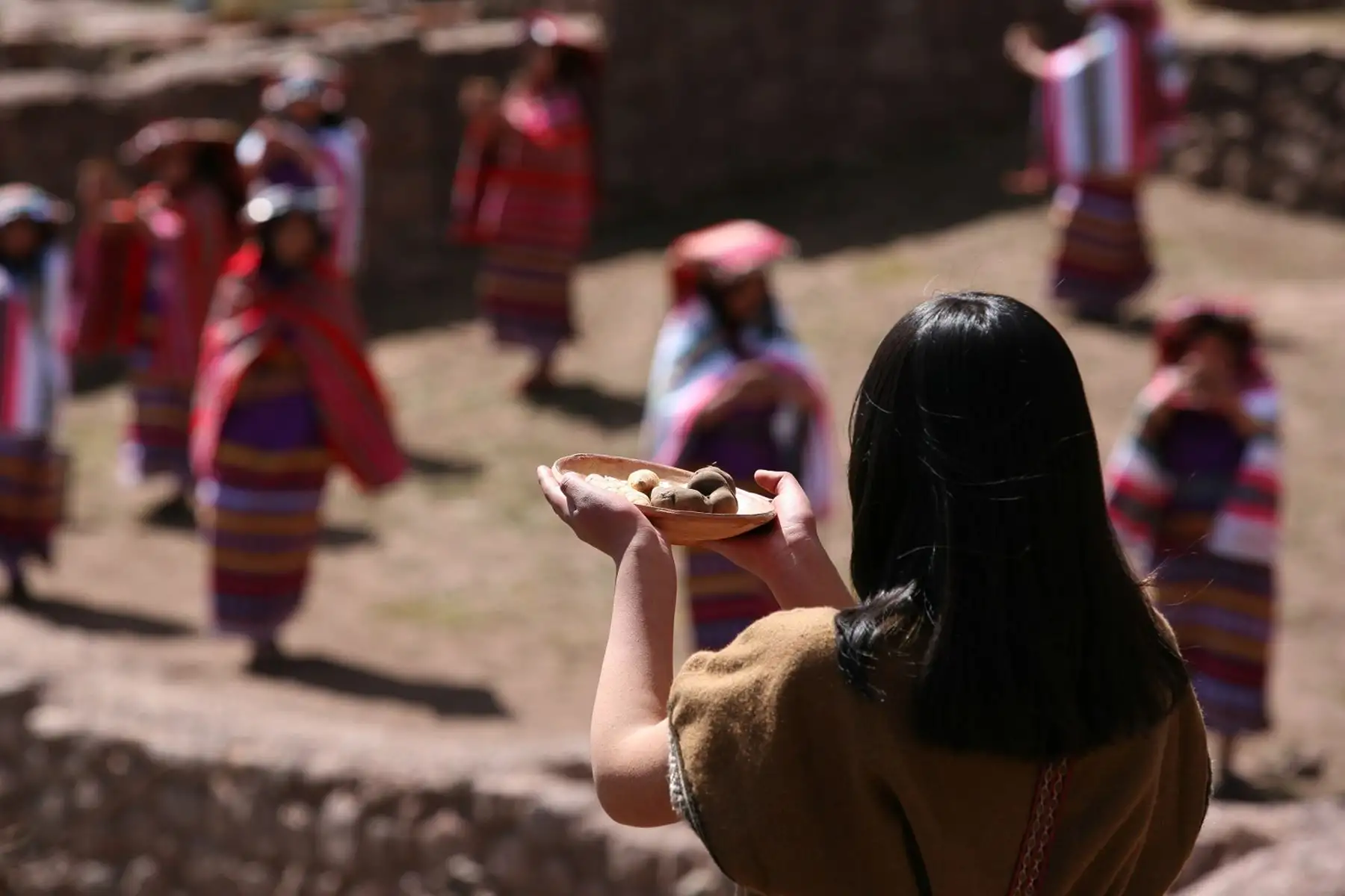 Imágenes de la escenificación del “Wanakauri Raymi” desde el Apu del mismo nombre, concitó a cerca de mil turistas entre cusqueños, nacionales y extranjeros el último fin de semana.
Foto: ANDINA/Percy Hurtado Santillán