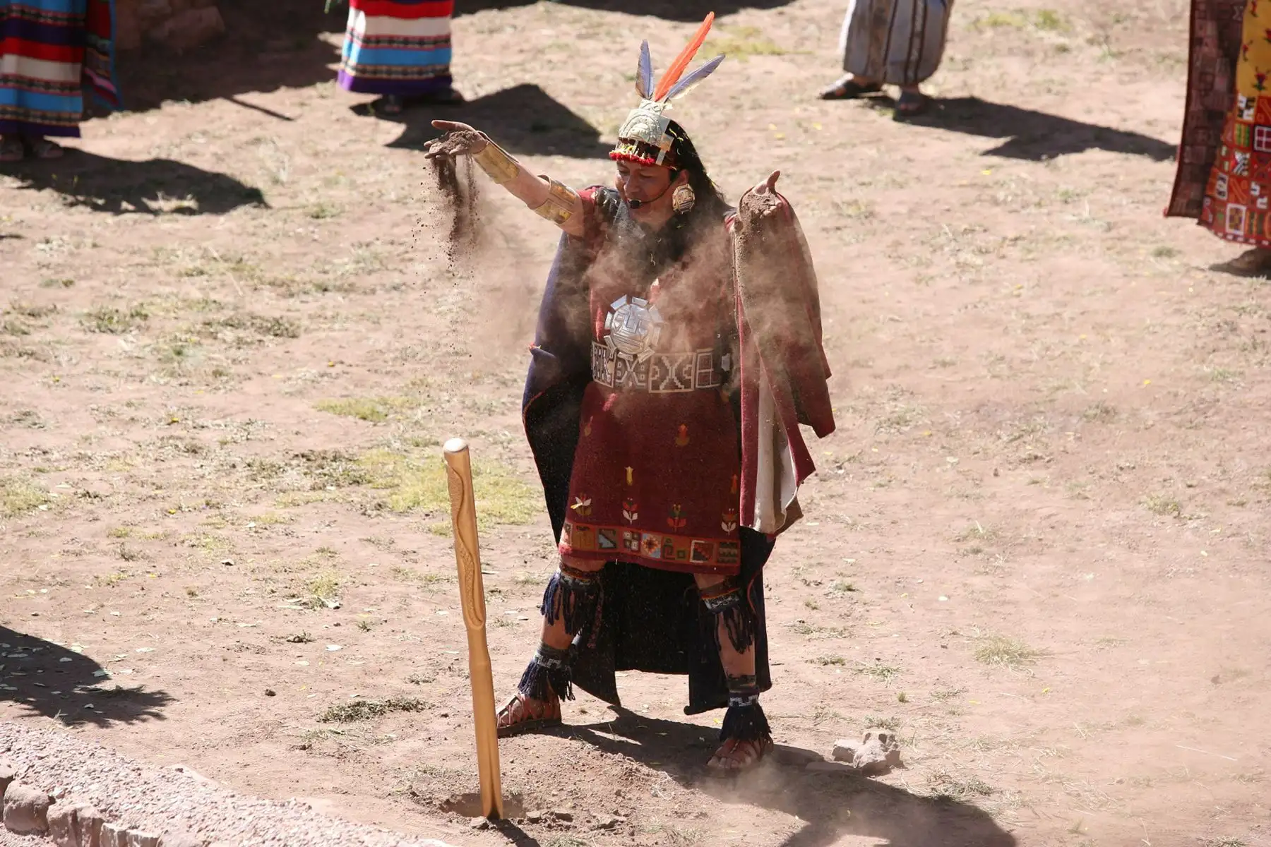 El actor David Ancca, de anteriores versiones del Inti Raymi, encabezó la puesta en escena como Mancco Qhapaq y revivió cómo Cusco fue instaurado por medio de las leyendas de Mancco Qhapaq y Mama Occllo y los Hermanos Ayar.
Foto: ANDINA/Percy Hurtado Santillán