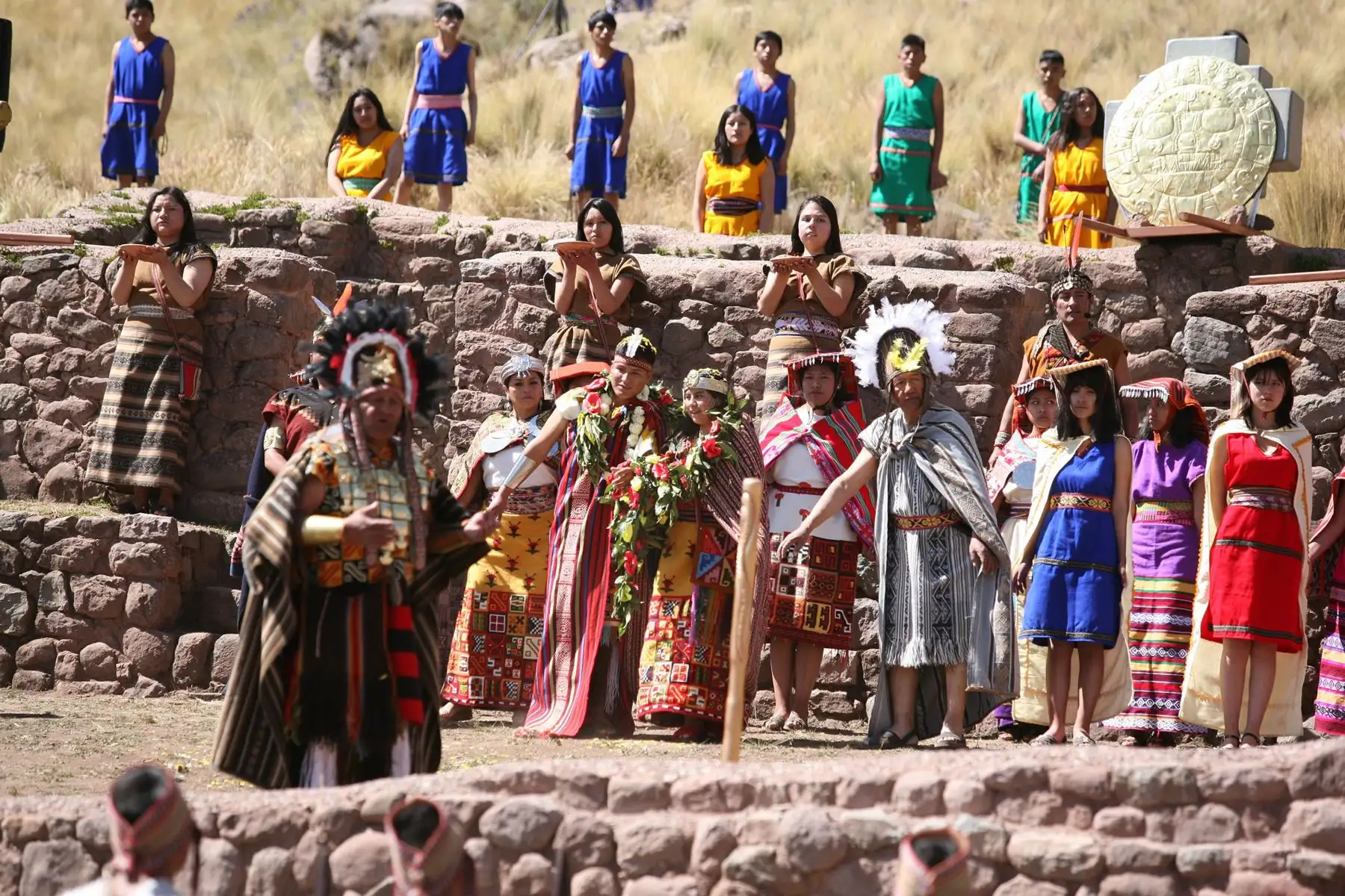 El actor David Ancca, de anteriores versiones del Inti Raymi, encabezó la puesta en escena como Mancco Qhapaq y revivió cómo Cusco fue instaurado por medio de las leyendas de Mancco Qhapaq y Mama Occllo y los Hermanos Ayar.
Foto: ANDINA/Percy Hurtado Santillán