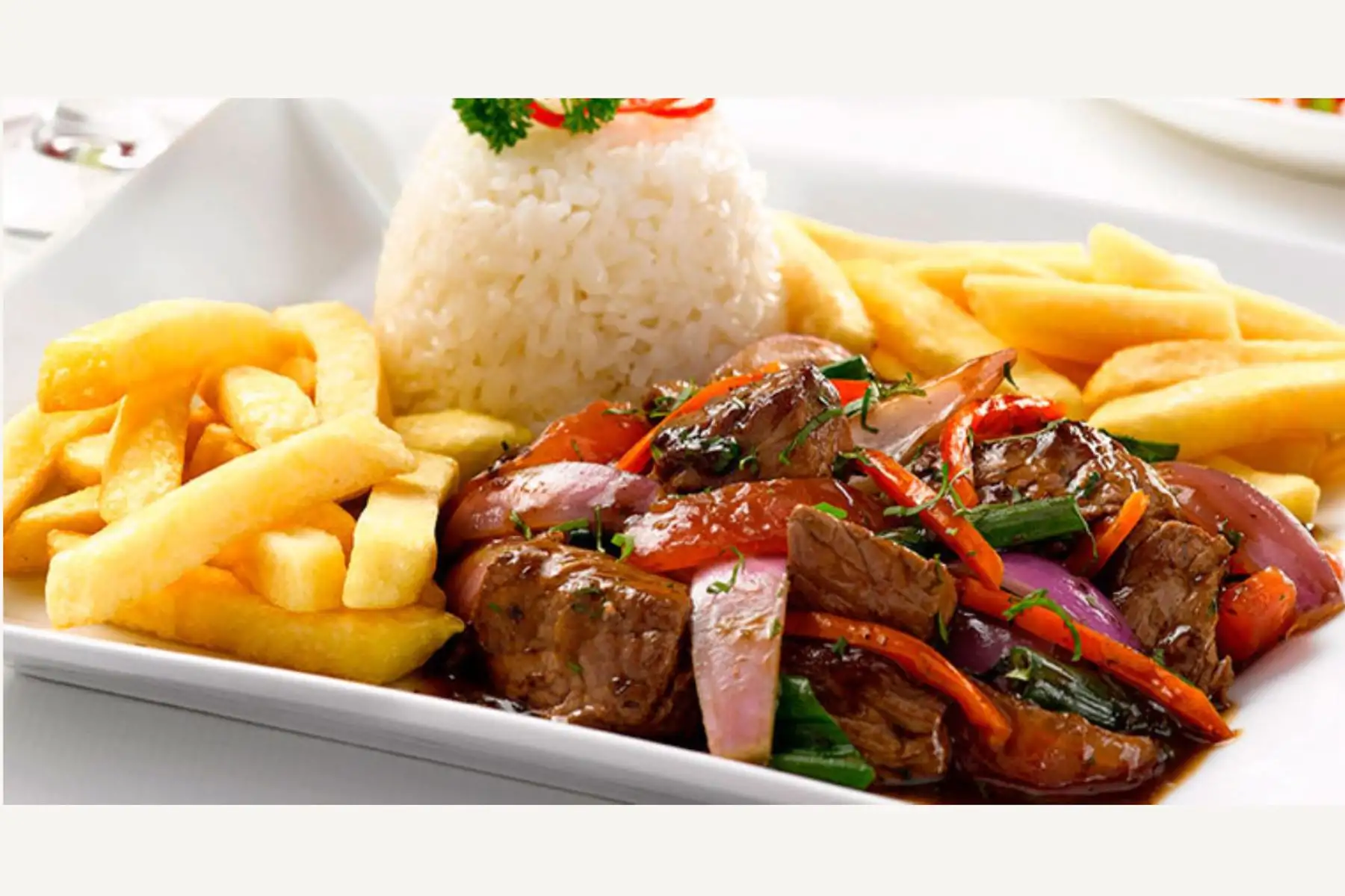 Riqueza de su geografía y diversidad cultural hacen del Perú un país con variada y exquisita gastronomía, señala embajador peruano en Washington. Foto: EFE