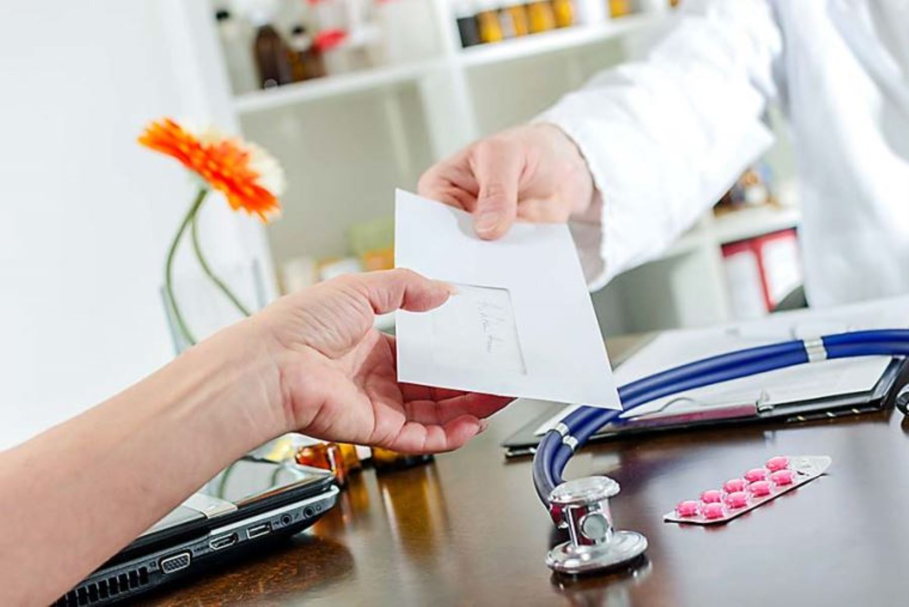 Presentar certificado médico falso para faltar al trabajo es causal de despido. Foto:ANDINA/Difusión