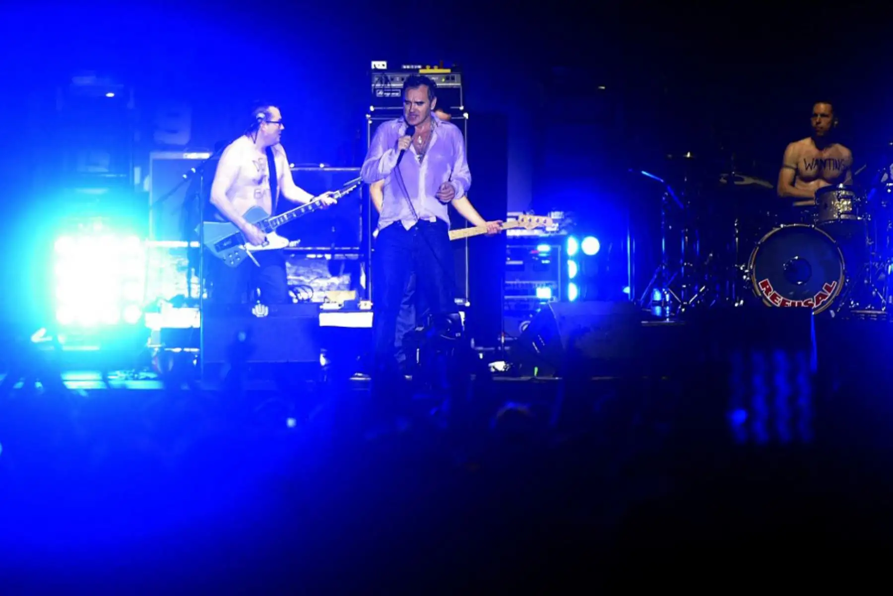 El cantante británico Morrissey actúa durante el Festival Internacional de Benicassim el 20 de julio de 2008. Foto: AFP
