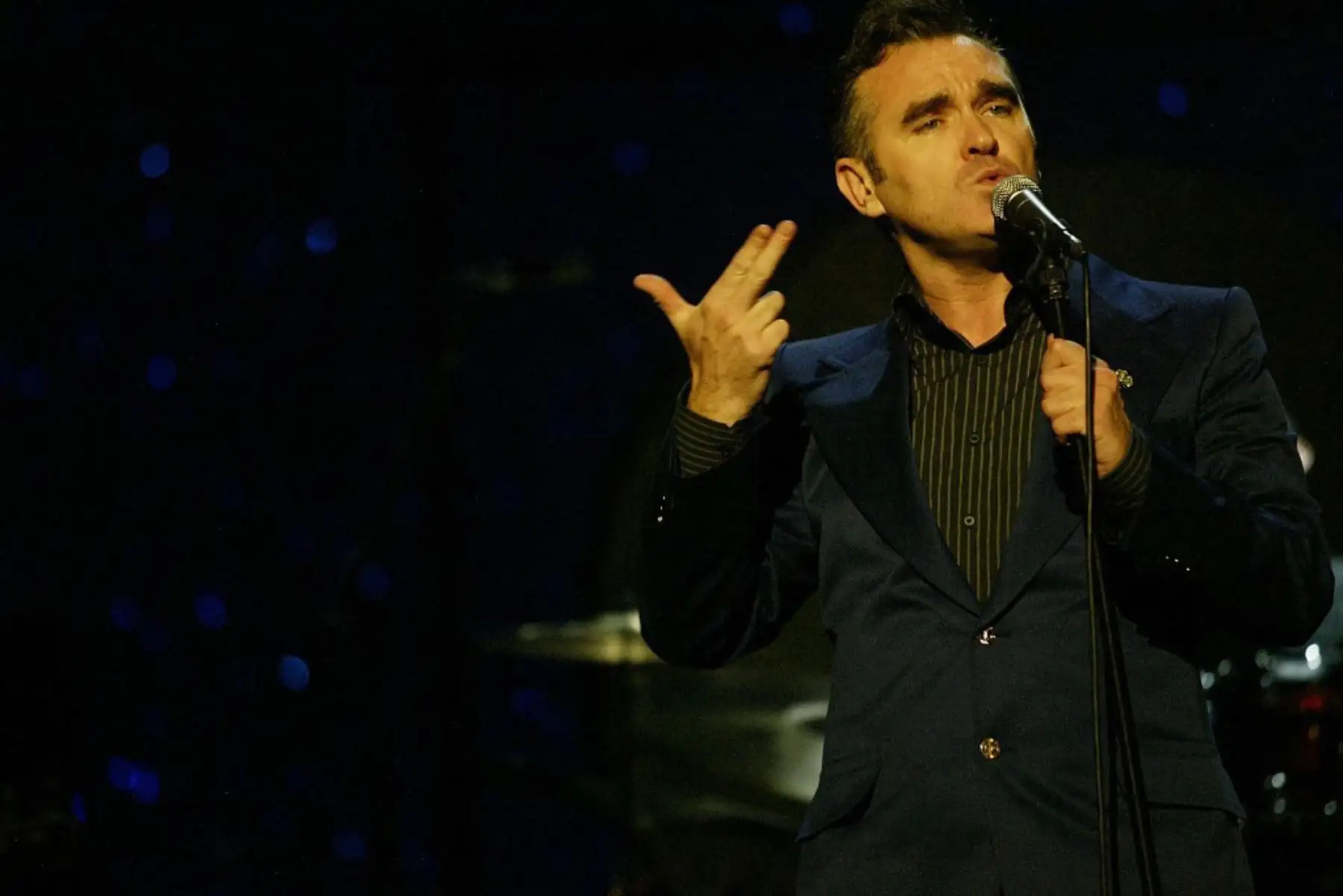 El cantante Morrissey se presenta el 23 de abril de 2004 en el Wiltern LG en Los Ángeles, California. Foto: AFP