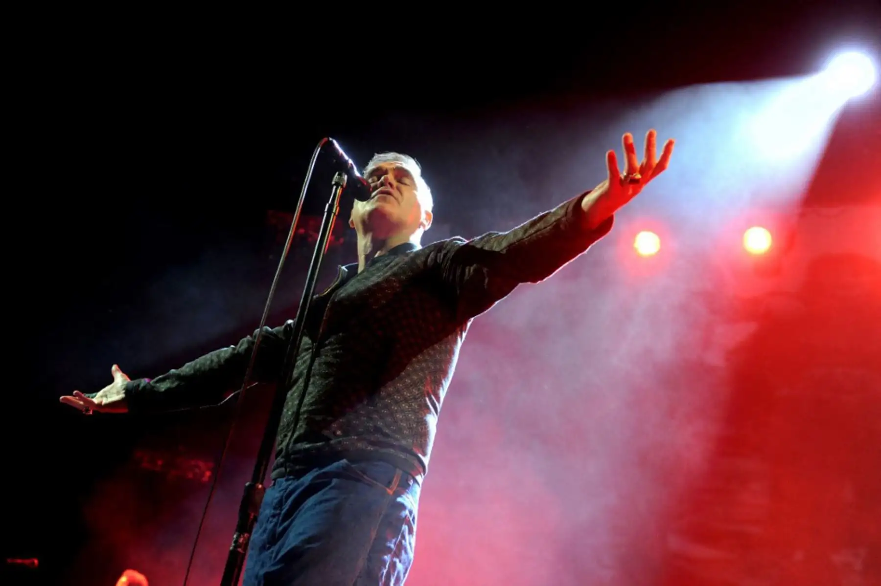 El cantante Morrissey se presenta en el Staples Center el 1 de marzo de 2013 en Los Ángeles, California. Foto: AFP