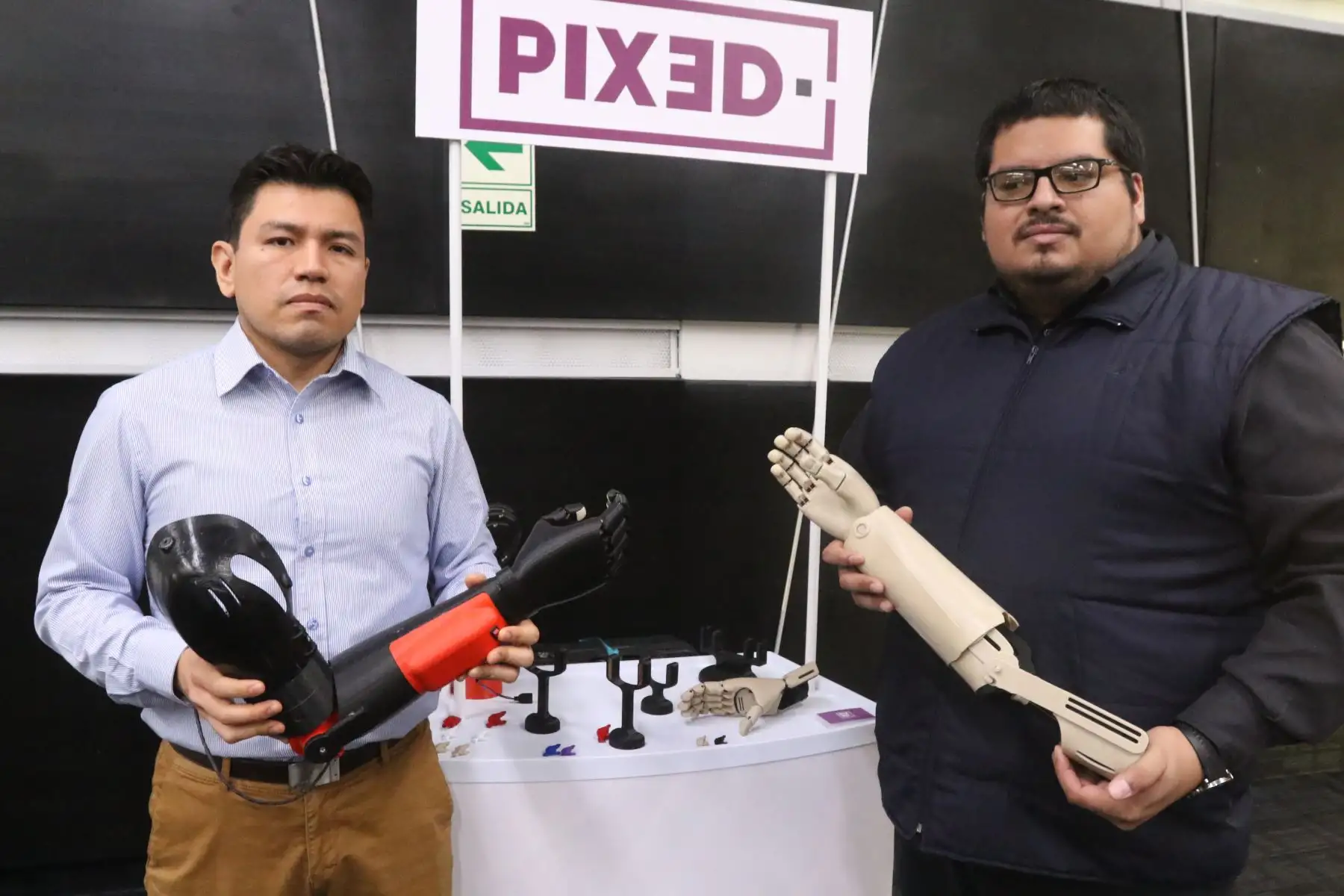 Las prótesis desarrolladas por Pixed Corp son de extremidades superiores (mano, brazo y hombro), entre las que se encuentran prótesis mecánicas, prótesis biónicas y exoesqueletos de rehabilitación. Foto: ANDINA/Héctor Vinces