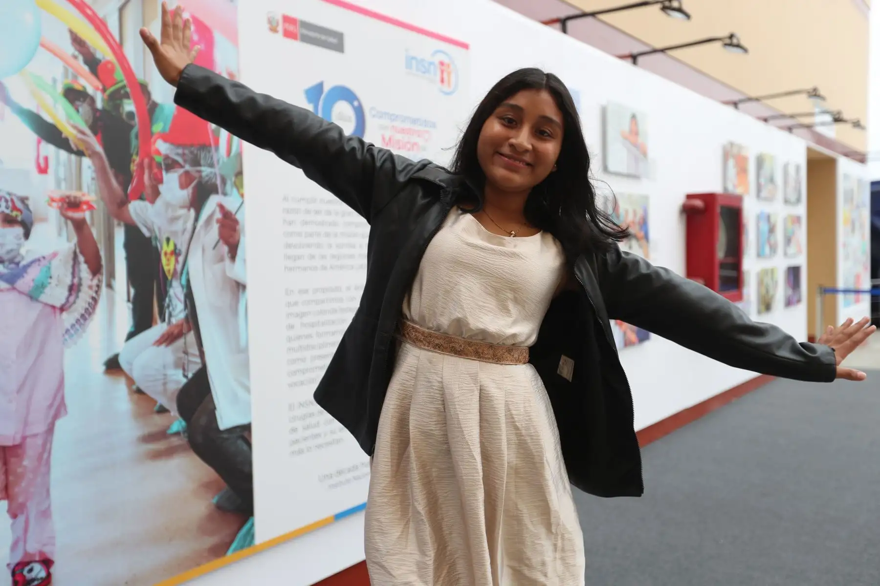 Camila Lisbeth Ancajima Damian es originaria de Chiclayo, y en el año 2016 fue sometida a una operación de trasplante de médula ósea en el INSN San Borja, cuya donante fue su propia madre, Susana Damián Carrillo. Hoy, a sus 16 años, se encuentra mejor de salud y continuando sus estudios de educación secundaria. Foto: ANDINA/Daniel Bracamonte