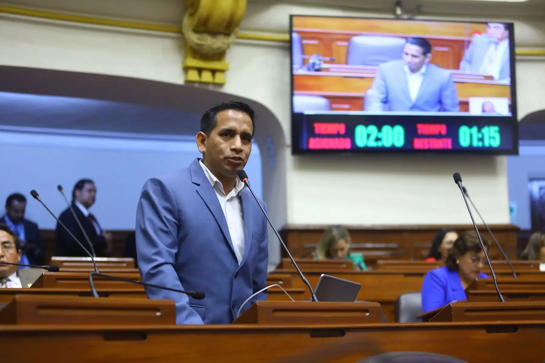 Pleno del Congreso debate denuncia contra la ex fiscal de la Nación, Zoraida Ávalos.
Elvis Vergara (Acción Popular)
Foto: Congreso