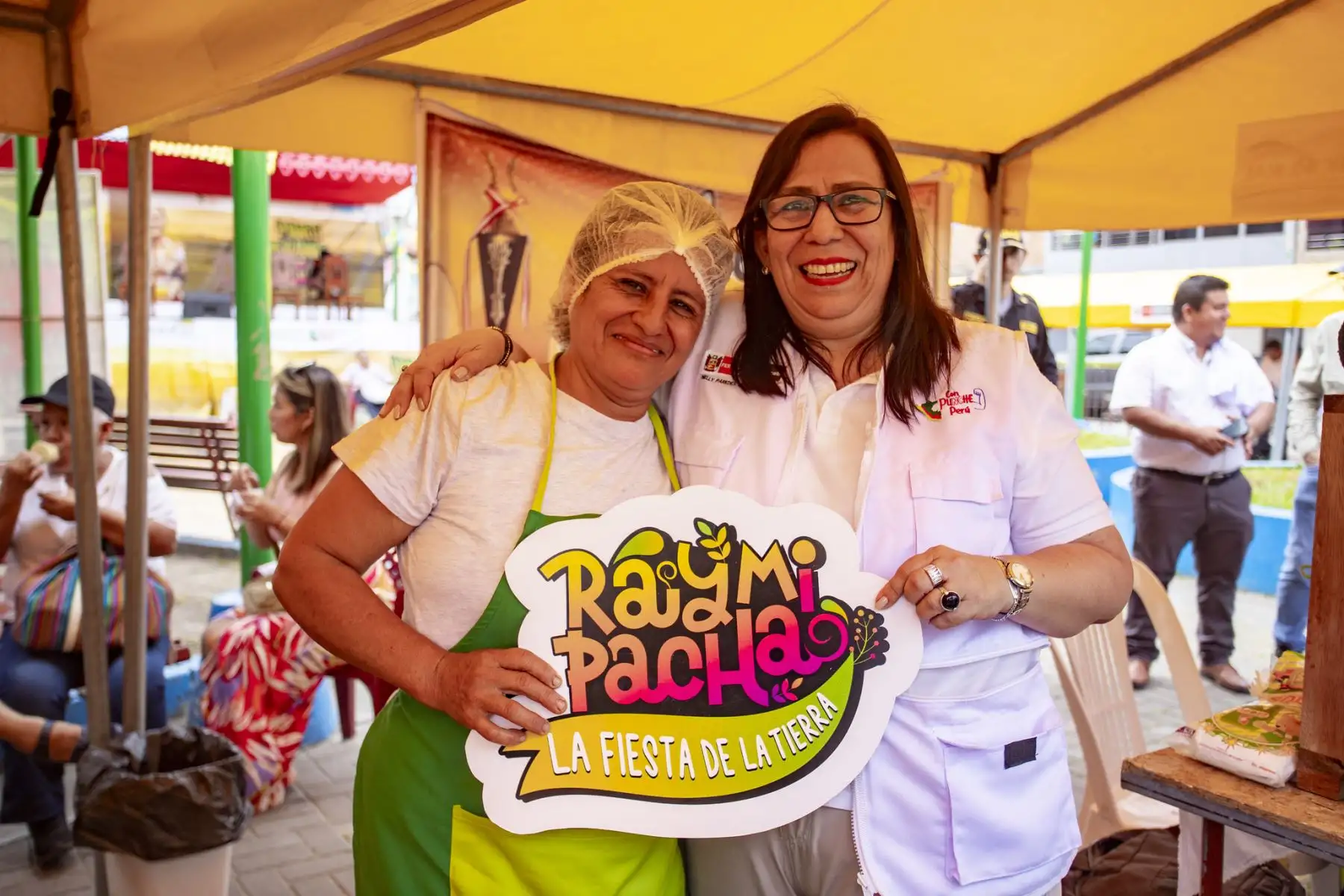 En el marco de las celebraciones por el “Mes de la Agricultura” y el “Día del Campesino”, la ministra de Desarrollo Agrario y Riego, Nelly Paredes del Castillo visitó la provincia de Moyobamba, y participó en el inicio del "Programa de pastos cultivados", una iniciativa para sembrar mil hectáreas de pastos y así fomentar la producción ganadera en San Martín.
Foto: ANDINA/MIDAGRI