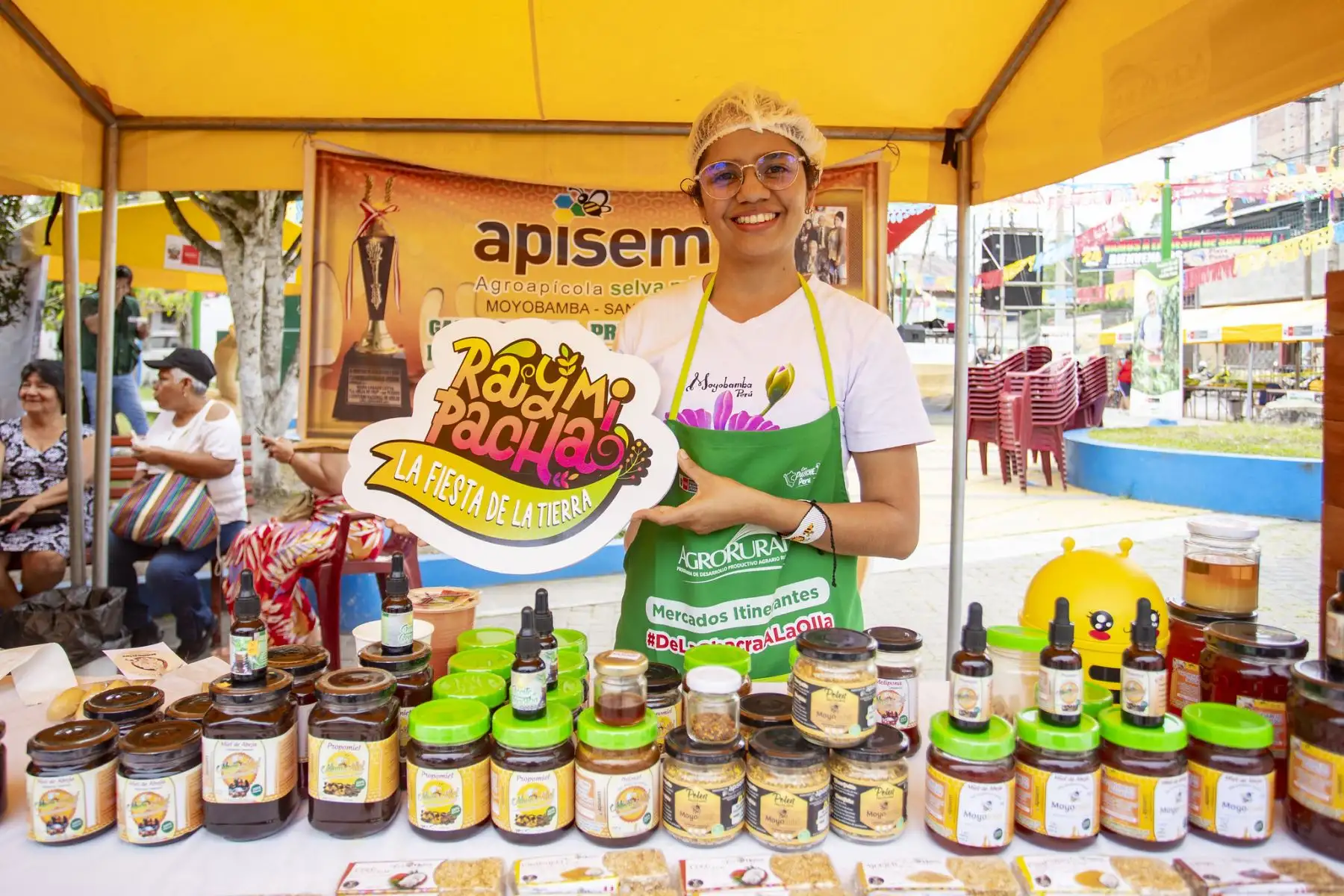 En el marco de las celebraciones por el “Mes de la Agricultura” y el “Día del Campesino”, la ministra de Desarrollo Agrario y Riego, Nelly Paredes del Castillo visitó la provincia de Moyobamba, y participó en el inicio del "Programa de pastos cultivados", una iniciativa para sembrar mil hectáreas de pastos y así fomentar la producción ganadera en San Martín.
Foto: ANDINA/MIDAGRI