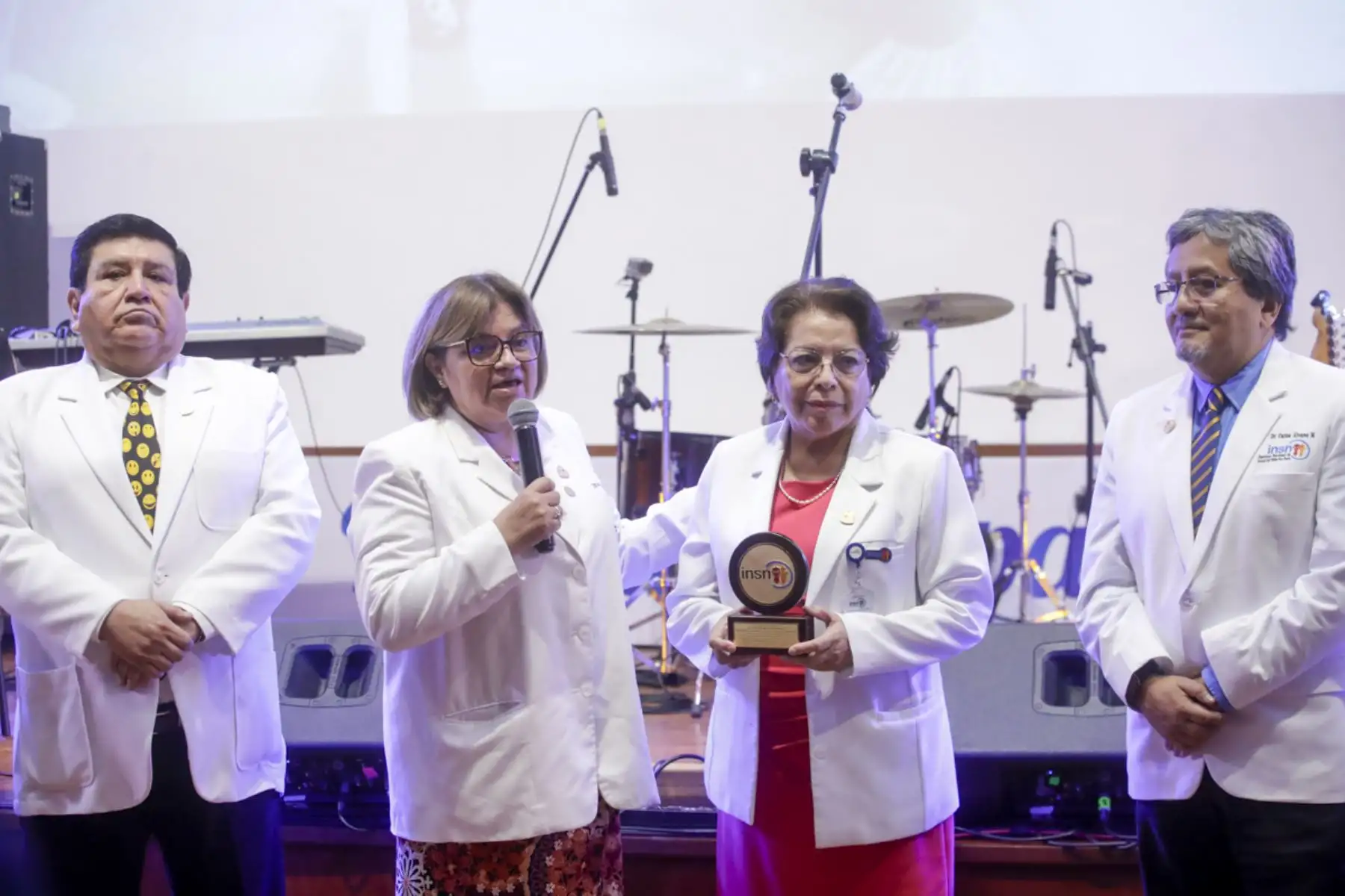 Celebración por el décimo aniversario del Instituto Nacional de Salud del Niño San Borja, encabezada por su directora Elizabeth Zulema Tomas Gonzáles.

Foto:ANDINA/Juan Carlos Guzmán Negrini