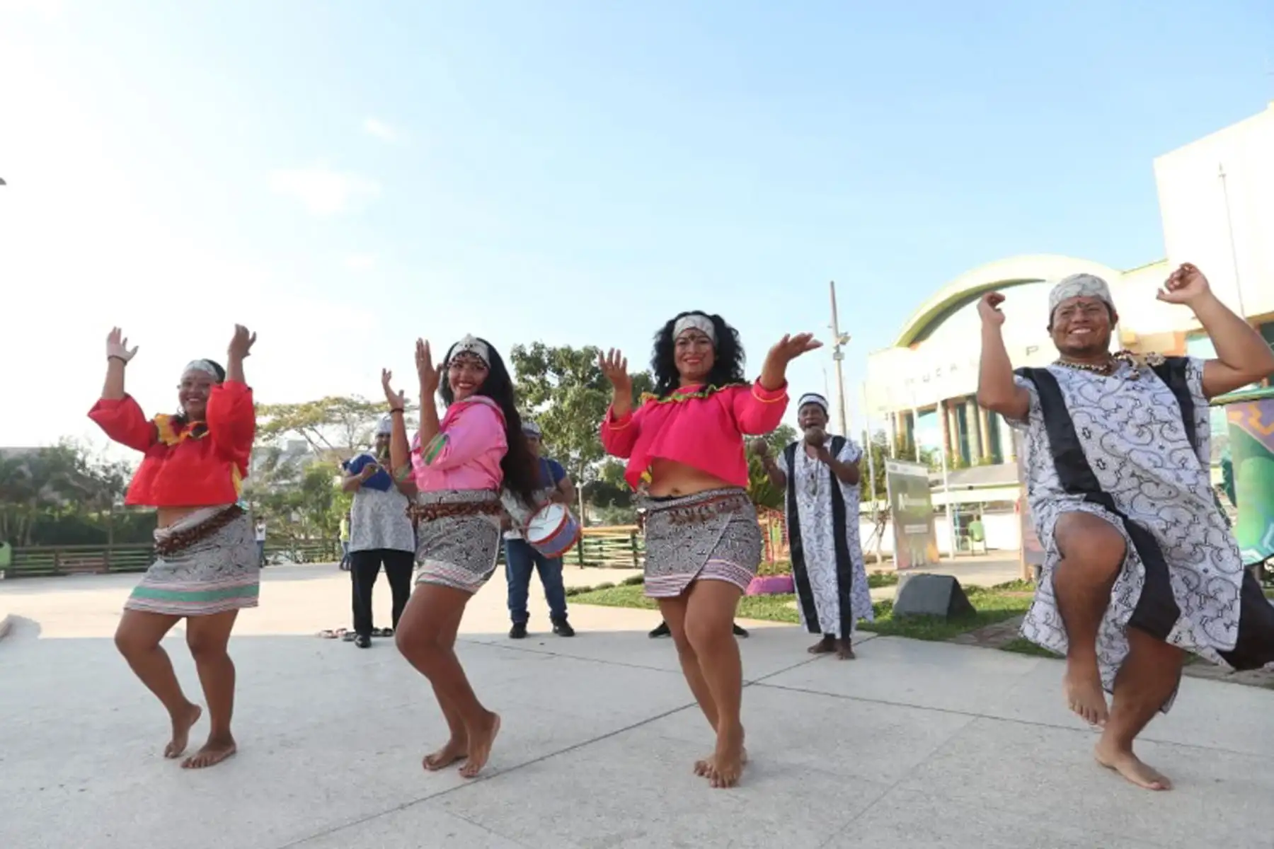 Jóvenes danzantes participan de la Fiesta de San Juan en Pucallpa.
Foto: ANDINA/ Daniel Bracamonte