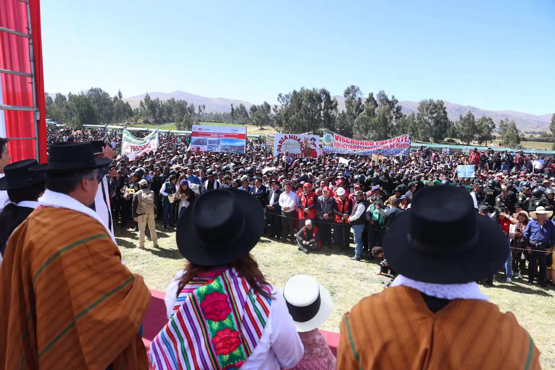 Presidenta Dina Boluarte sostuvo encuentro con agricultores de Sachabamba, en Ayacucho.
Foto: ANDINA/Prensa Presidencia