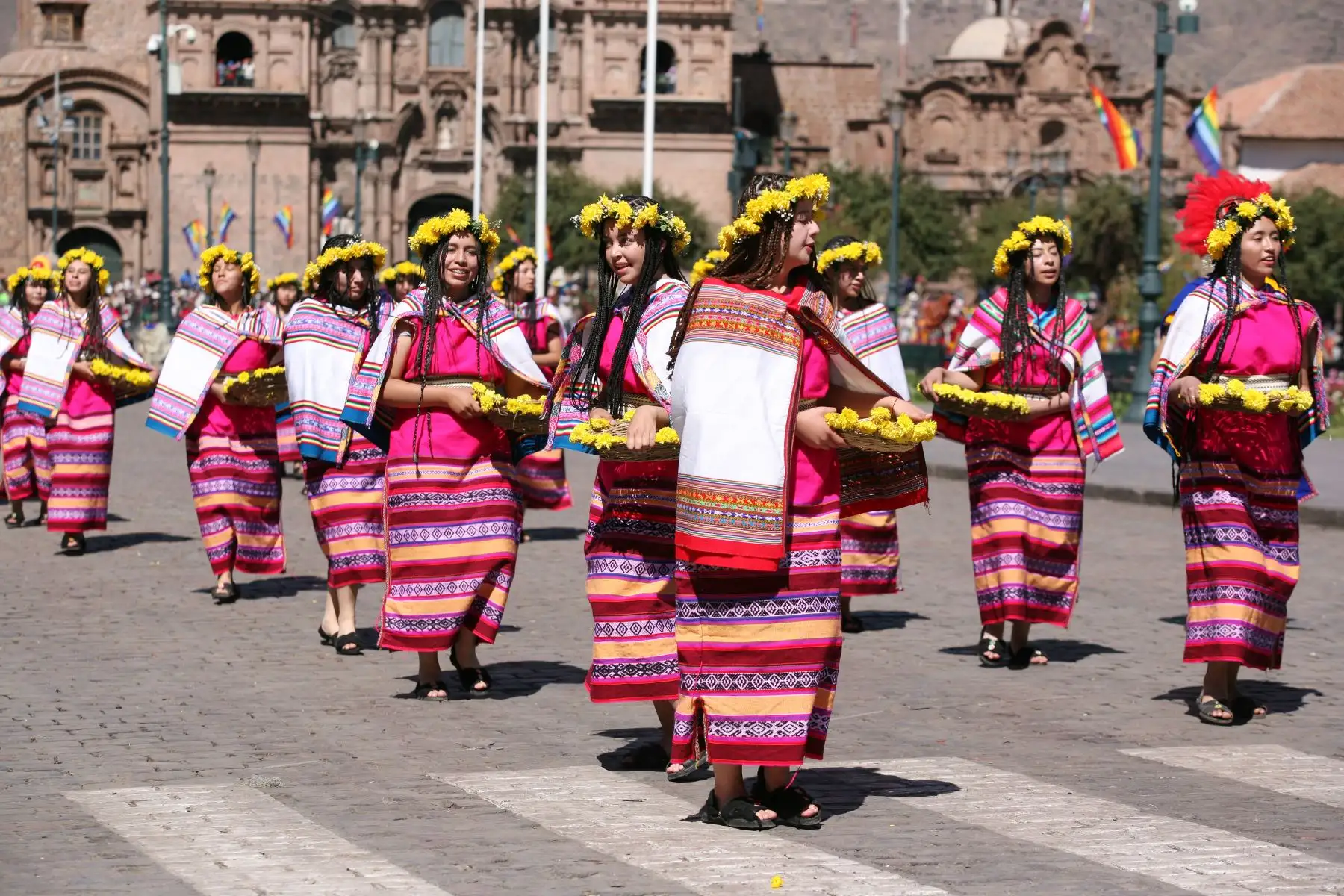 Con la  imponente presencia del Inca Pachacuteq, la ceremonia  despertó admiración y algarabía en los miles de cusqueños y turistas que ocuparon el perímetro del Hawkaypata o plaza de armas.
Foto: ANDINA/Percy Hurtado Santillán