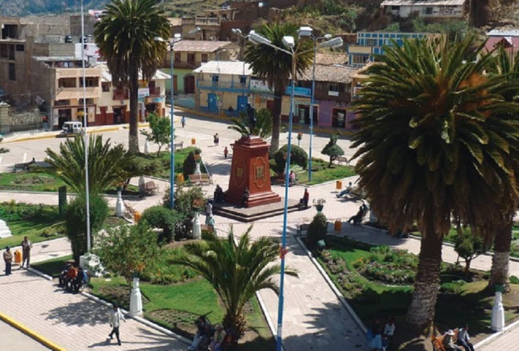 Plaza de Armas de la ciudad de Sicuani, en la región Cusco.