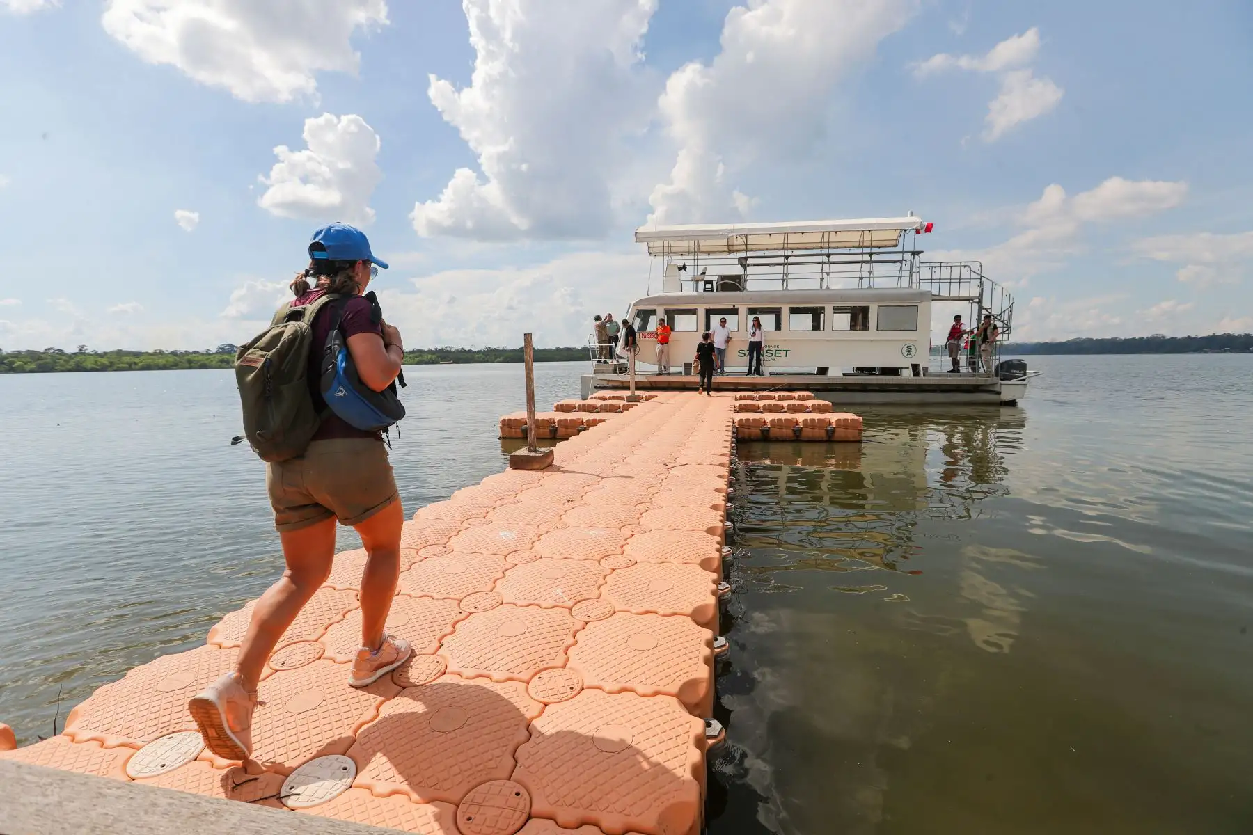 El Gobierno Regional de Ucayali adquirió, recientemente un ferry, es decir una embarcación fluvial para transportar pasajeros, el cual será usado con fines turísticos para navegar en la laguna Yarinacochas, en Pucallpa, Ucayali.
Foto: ANDINA/Daniel Bracamonte