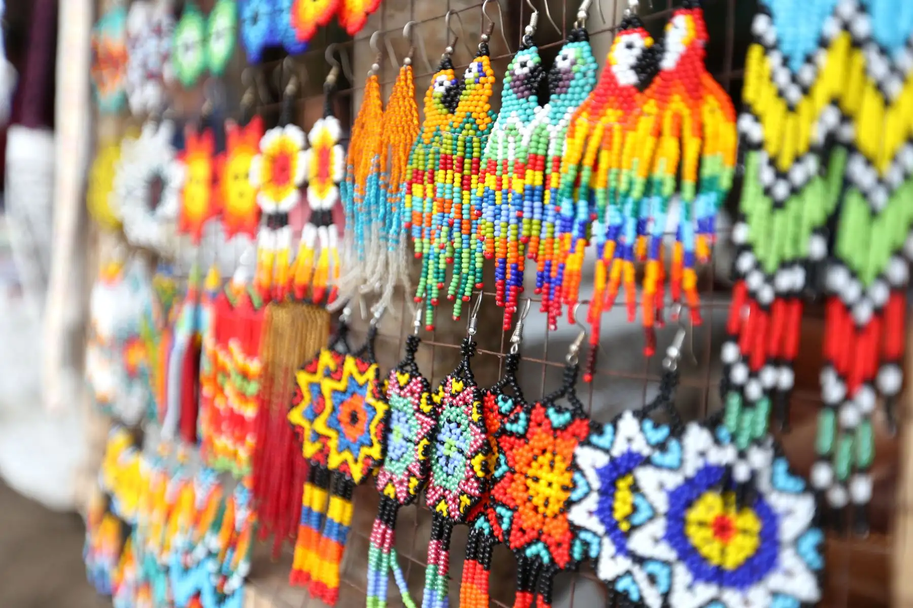 Esta nueva embarcación fluvial ayudará, a través del turismo, al desarrollo sostenible del caserío "11 de agosto", el cual se dedica a la venta de artesanías, telares, souvenires y bebidas exóticas.
Foto: ANDINA/Daniel Bracamonte