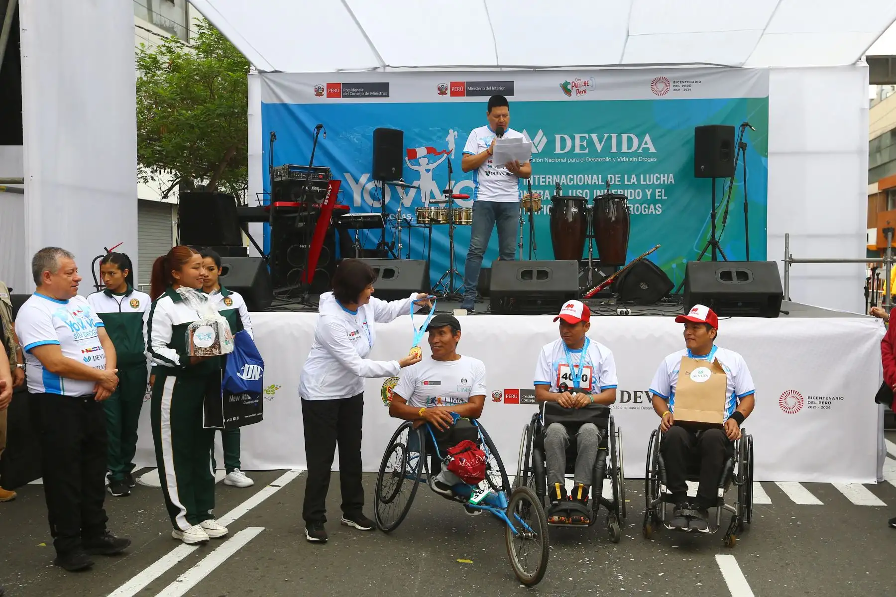 DEVIDA premia a los deportistas quienes ganaron medallas en el Festival Atlético 7K, realizado en el marco del Día Internacional de Lucha Contra el Uso Indebido y el Tráfico Ilícito de Drogas.
Foto: ANDINA/Eddy Ramos