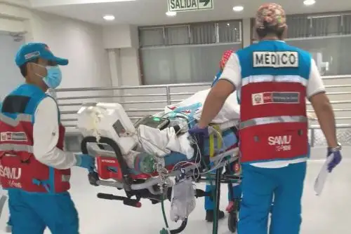 Mujer herida en rescate de empresaria ya es atendida en el hospital Loayza. Foto: ANDINA/Difusión.